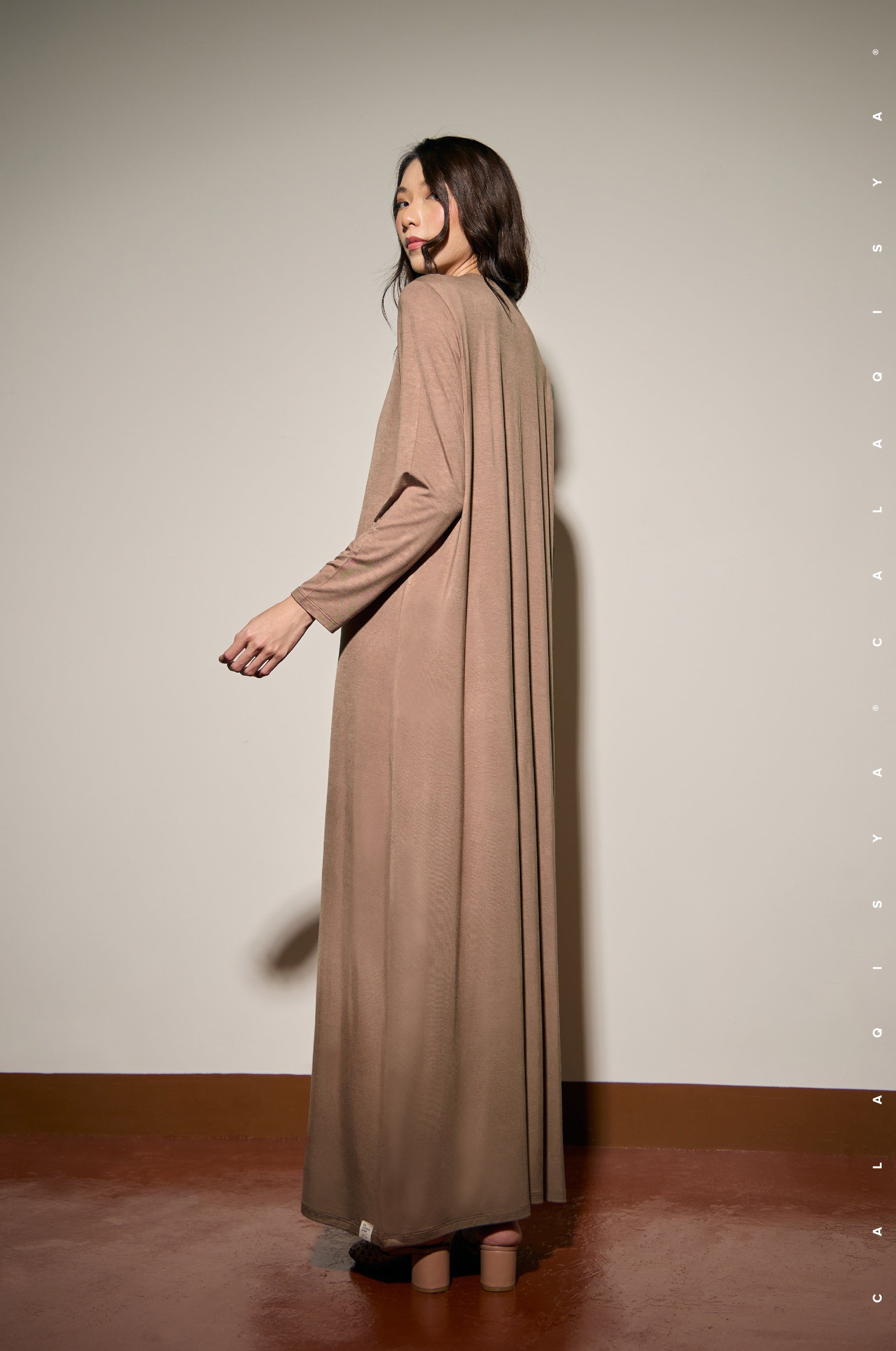 UNDERDRESS LONG SLEEVE IN BLACK CalaQisya UNDERDRESS LONG SLEEVE IN BLACK CalaQisya