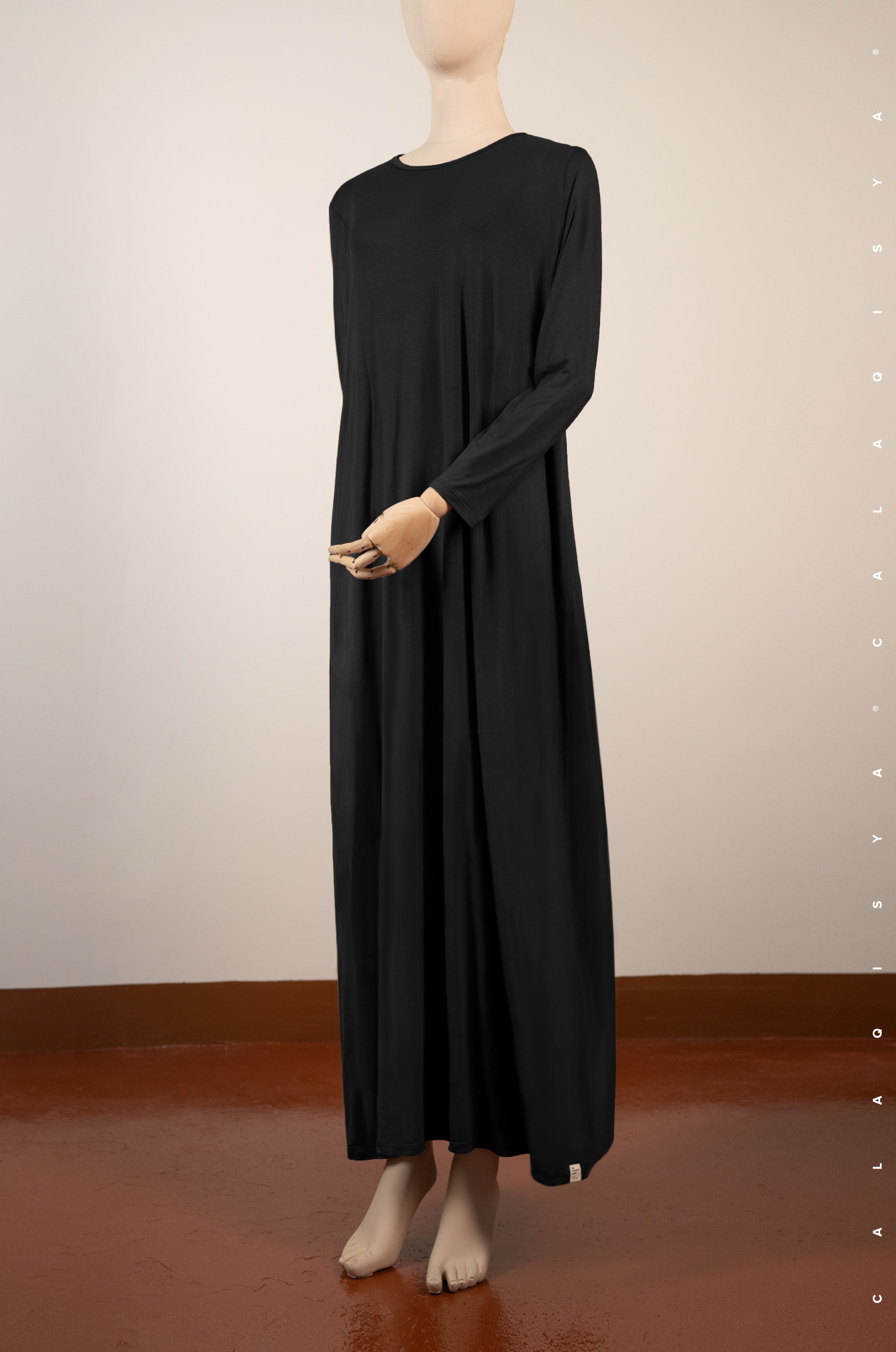 UNDERDRESS LONG SLEEVE IN BLACK CalaQisya UNDERDRESS LONG SLEEVE IN BLACK CalaQisya