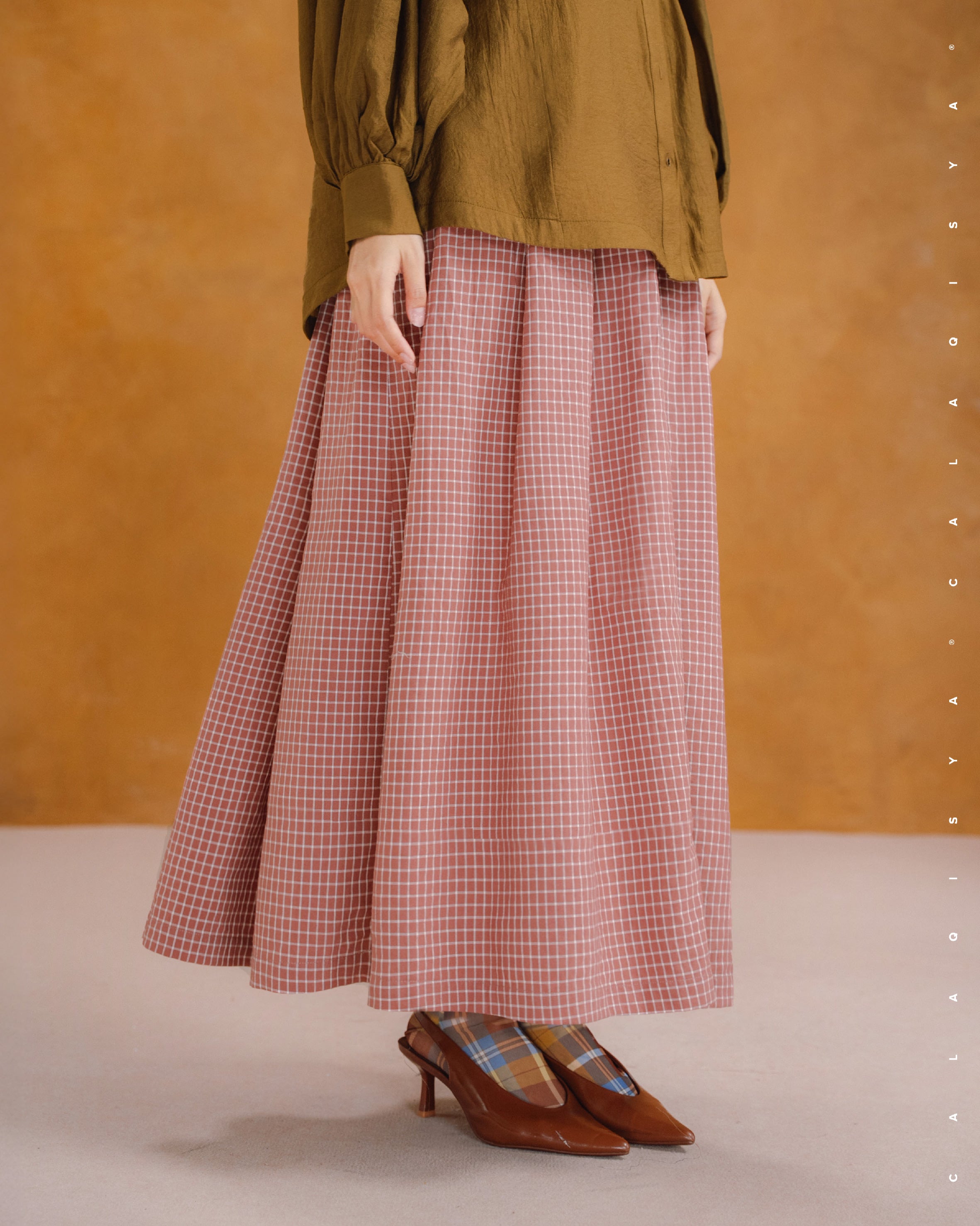 DARLA CHECKERED SKIRT IN WITHERED ROSE – CalaQisya