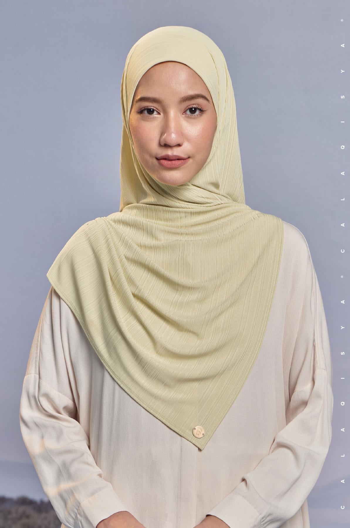 air-scarf-in-almond-oil-01-20230706162335