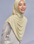 air-scarf-in-almond-oil-03-20230706162335