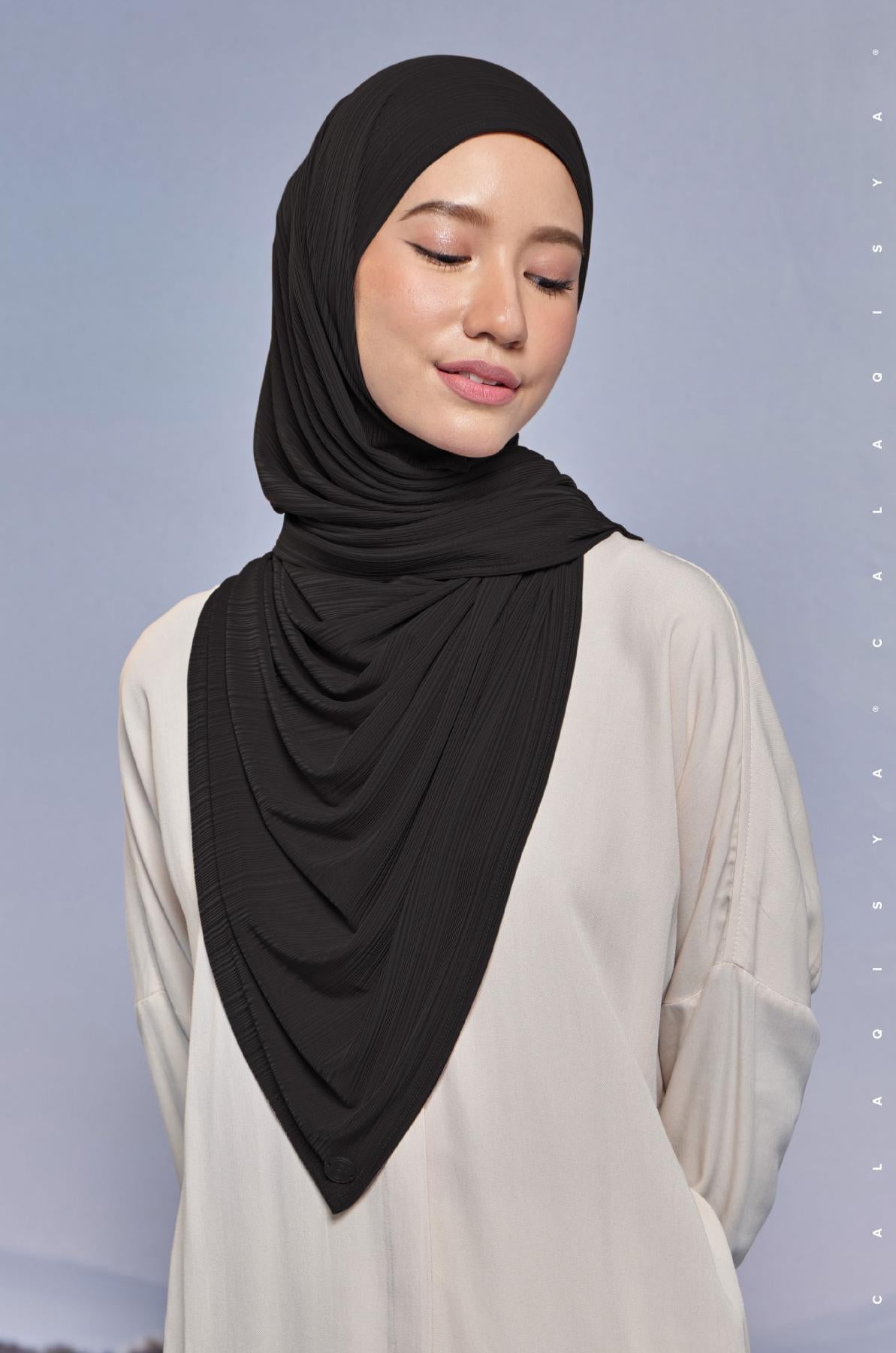 air-scarf-in-black-02-20230706162221