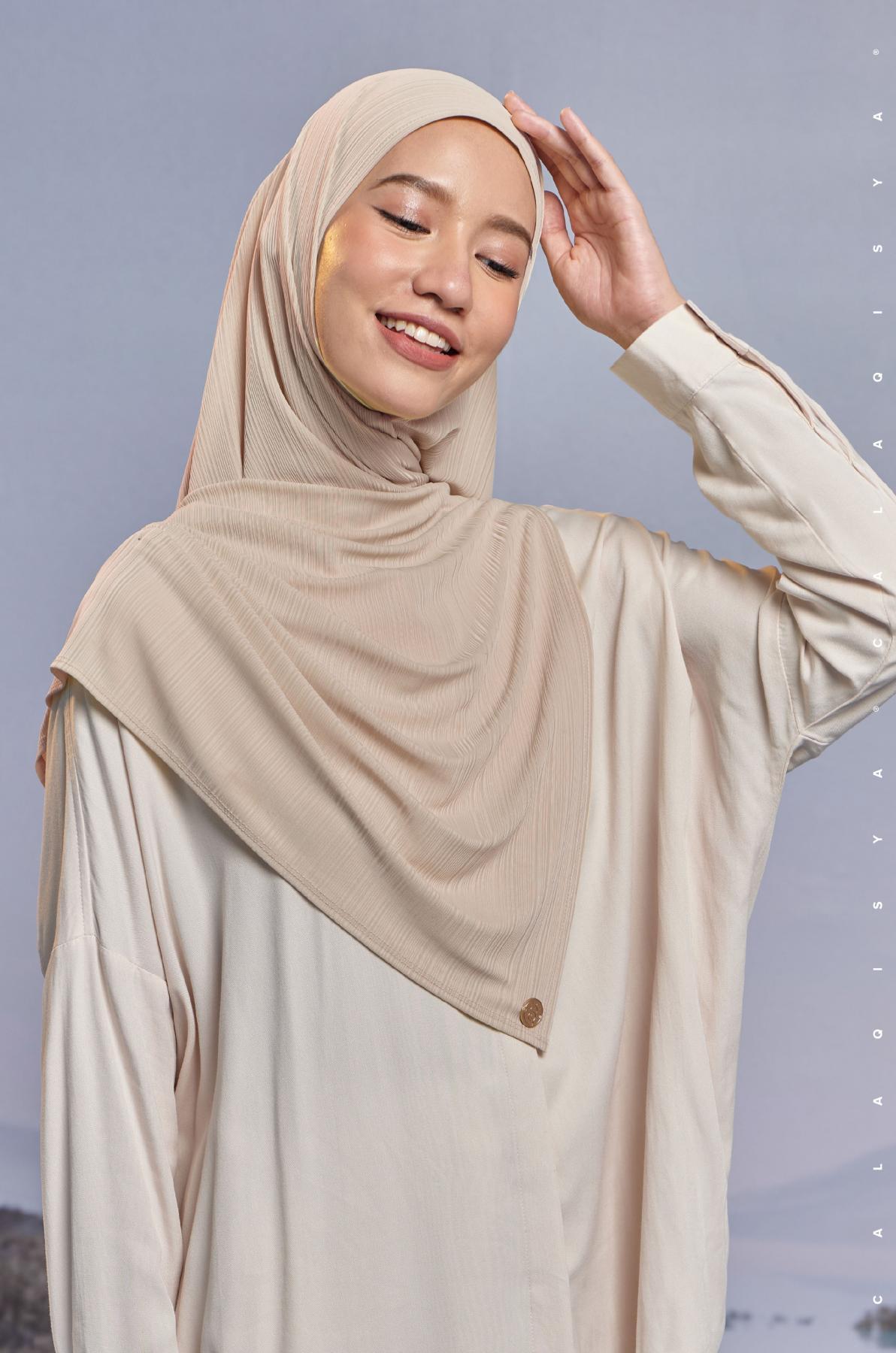 air-scarf-in-bleached-sand-01-20230706162119