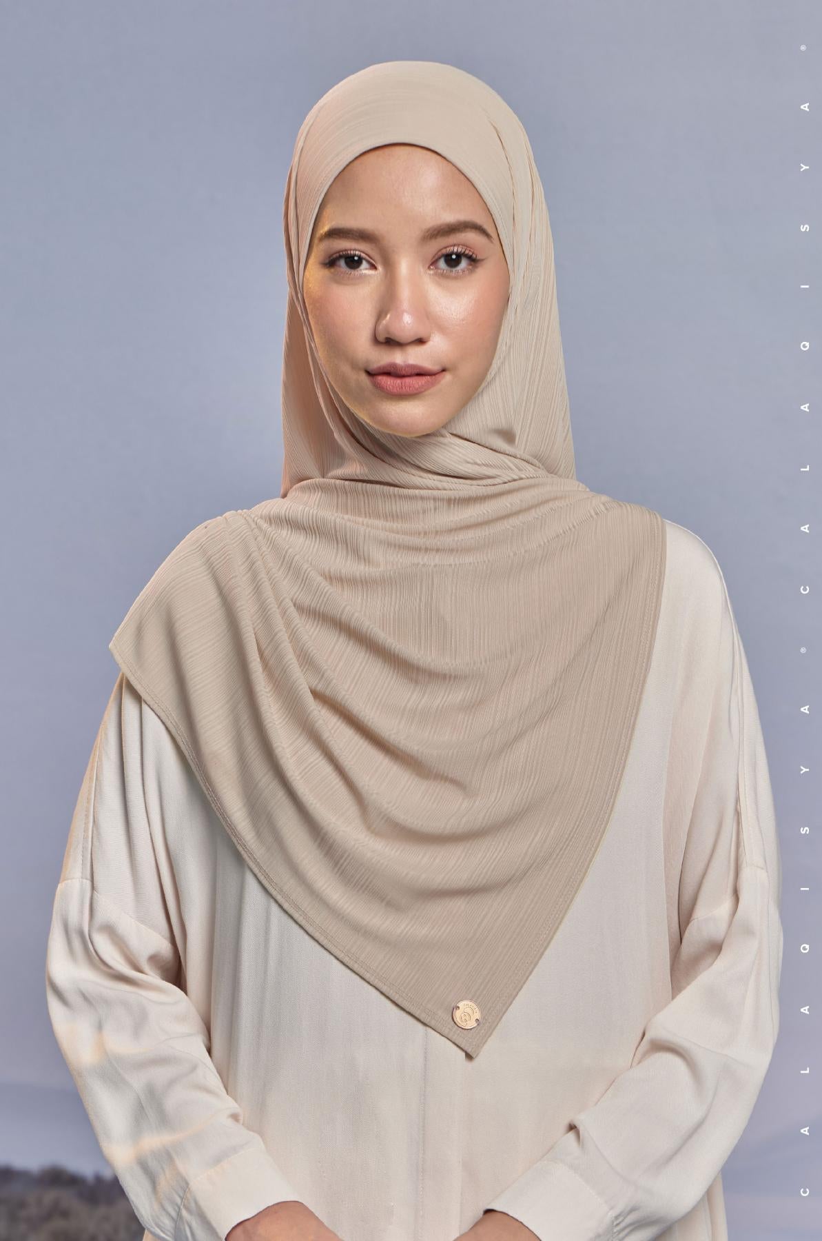 air-scarf-in-bleached-sand-02-20230706162119