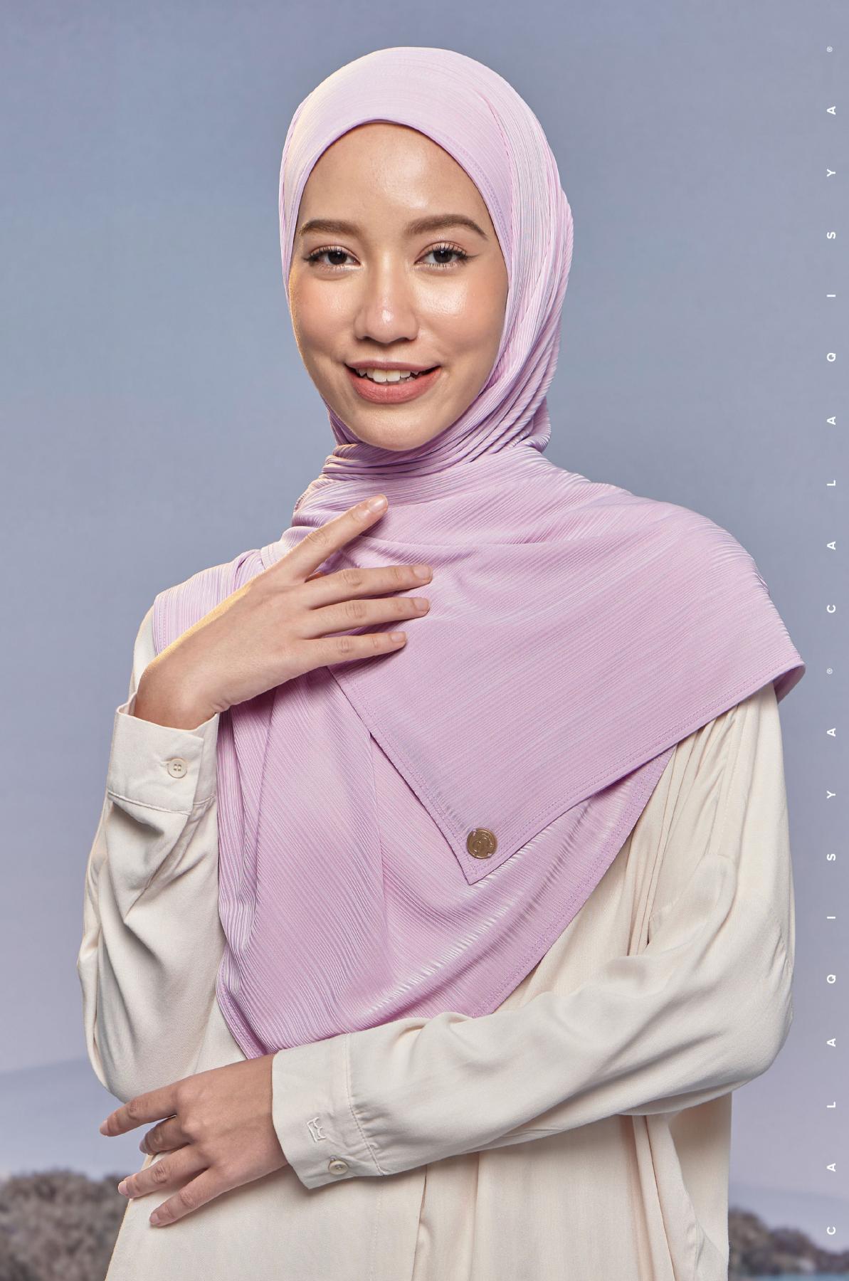 air-scarf-in-lavender-fog-01-20230706161851