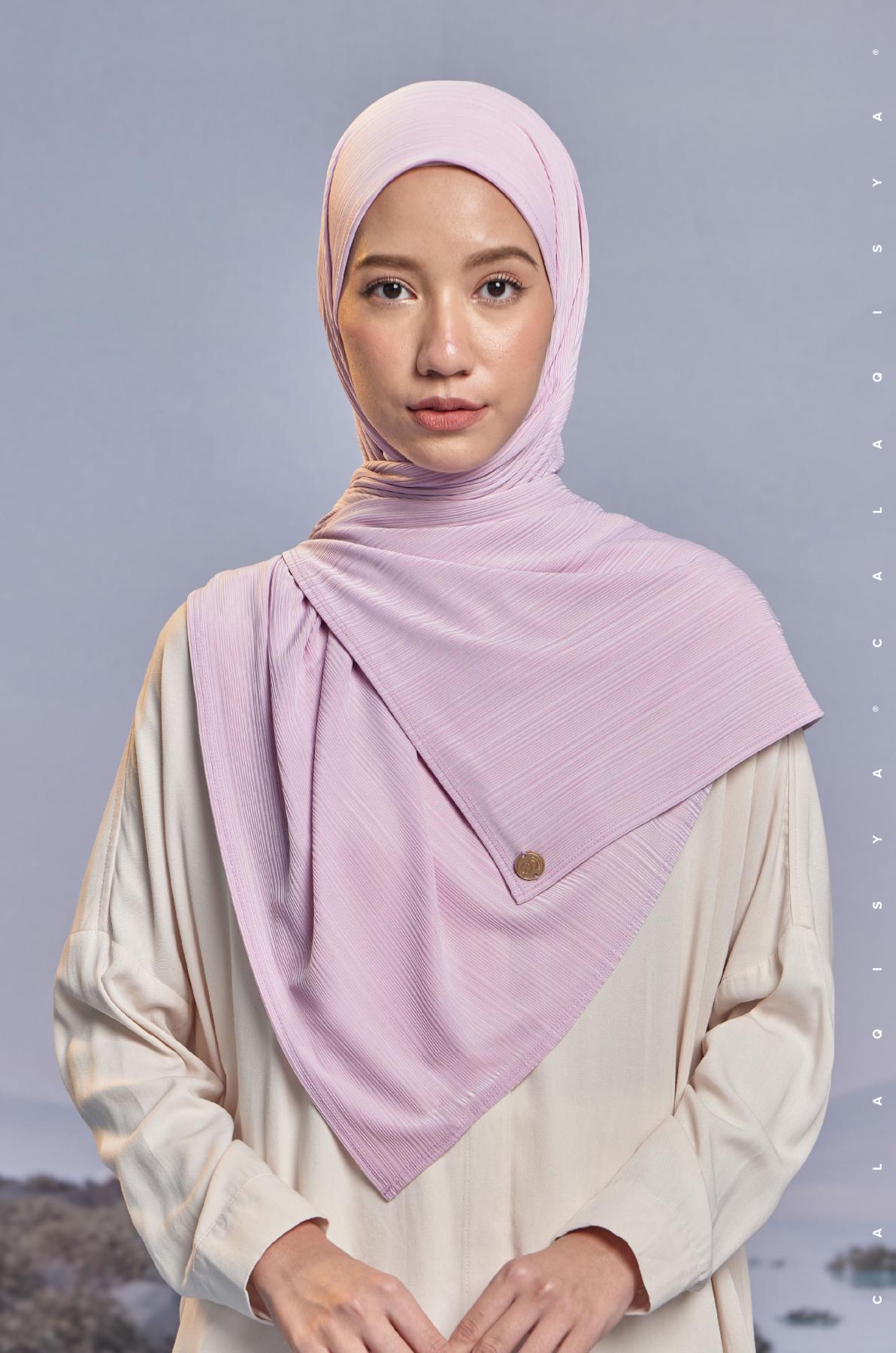 air-scarf-in-lavender-fog-02-20230706161851