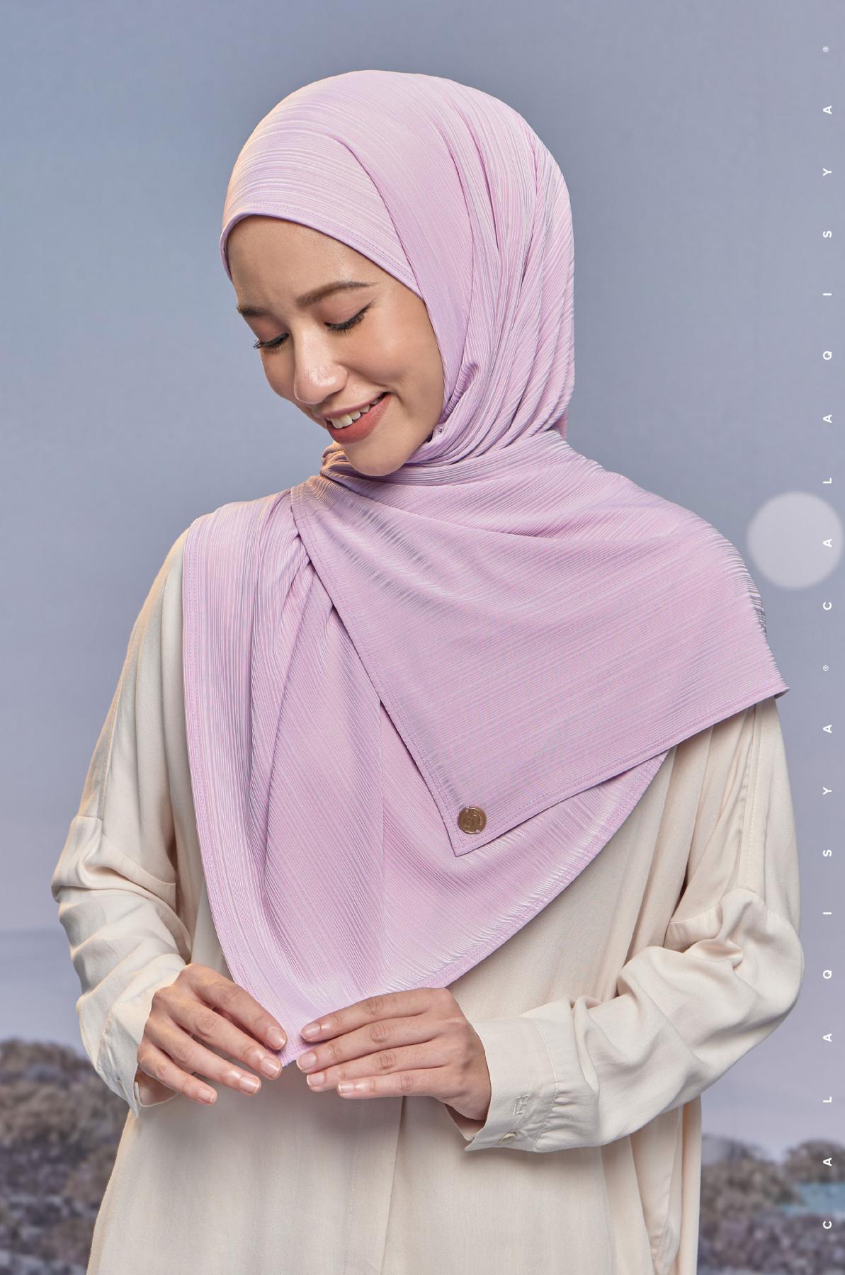 air-scarf-in-lavender-fog-03-20230706161851