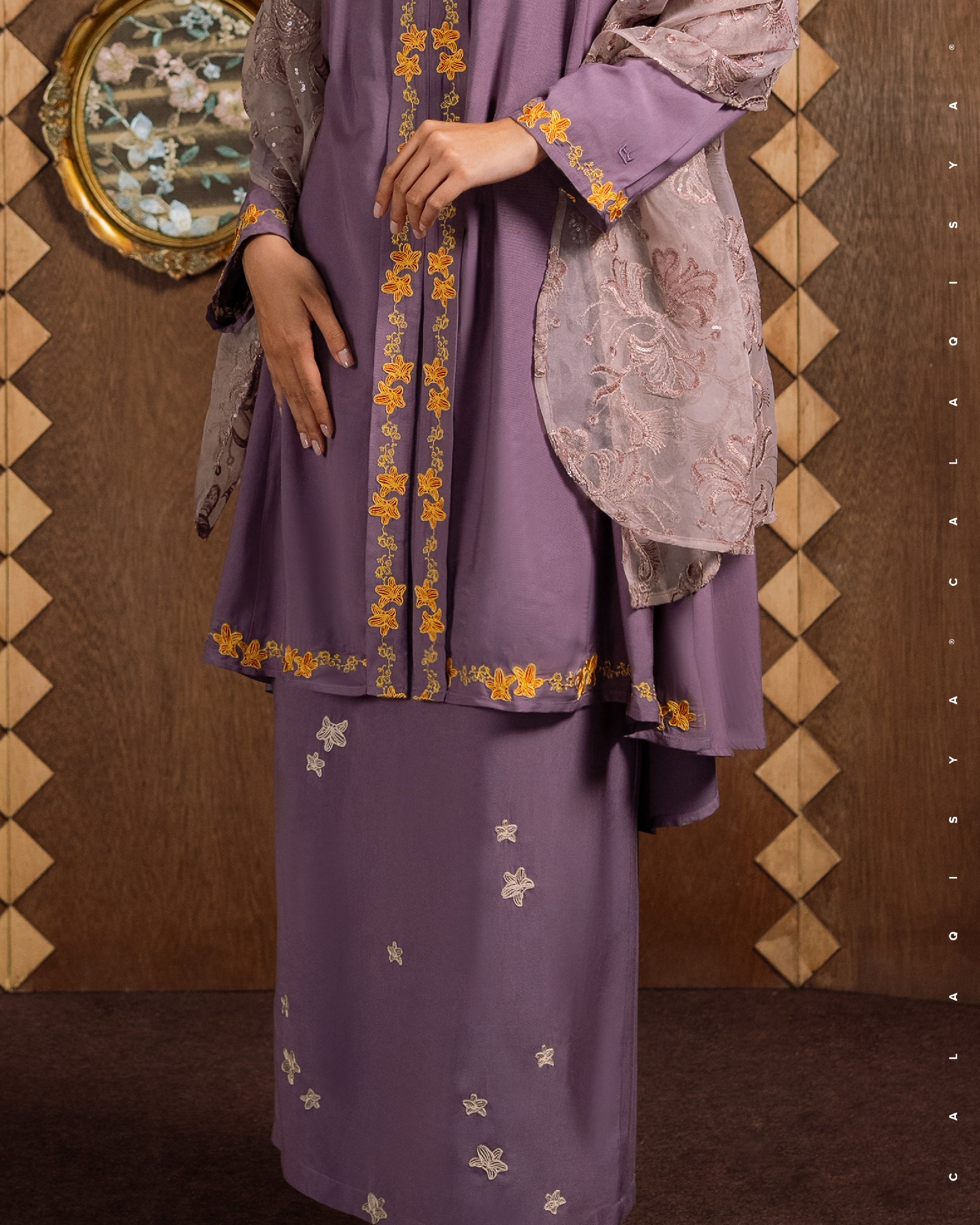 AKAAR LEILA IN CHINESE VIOLET