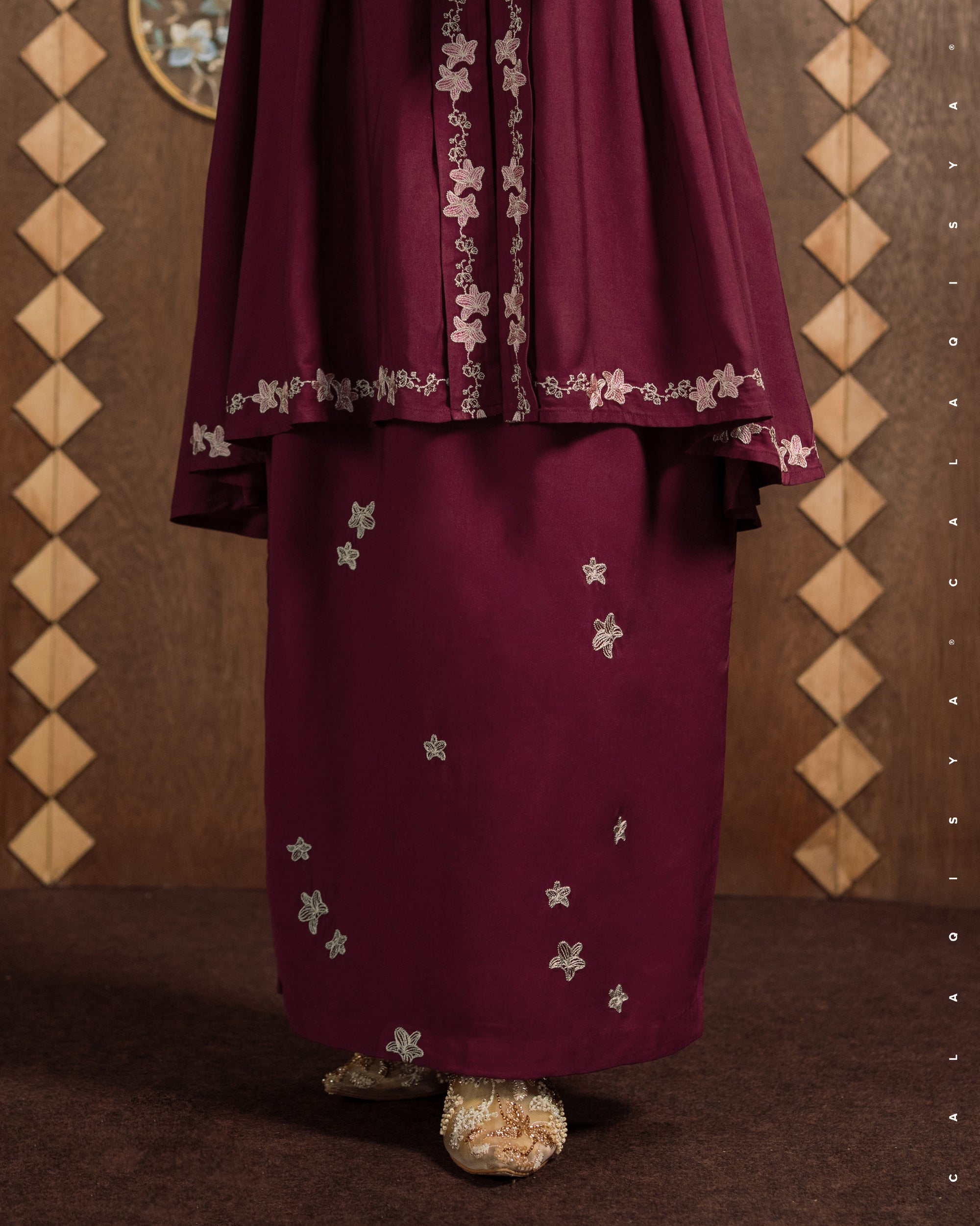AKAAR LEILA IN RUMBA RED