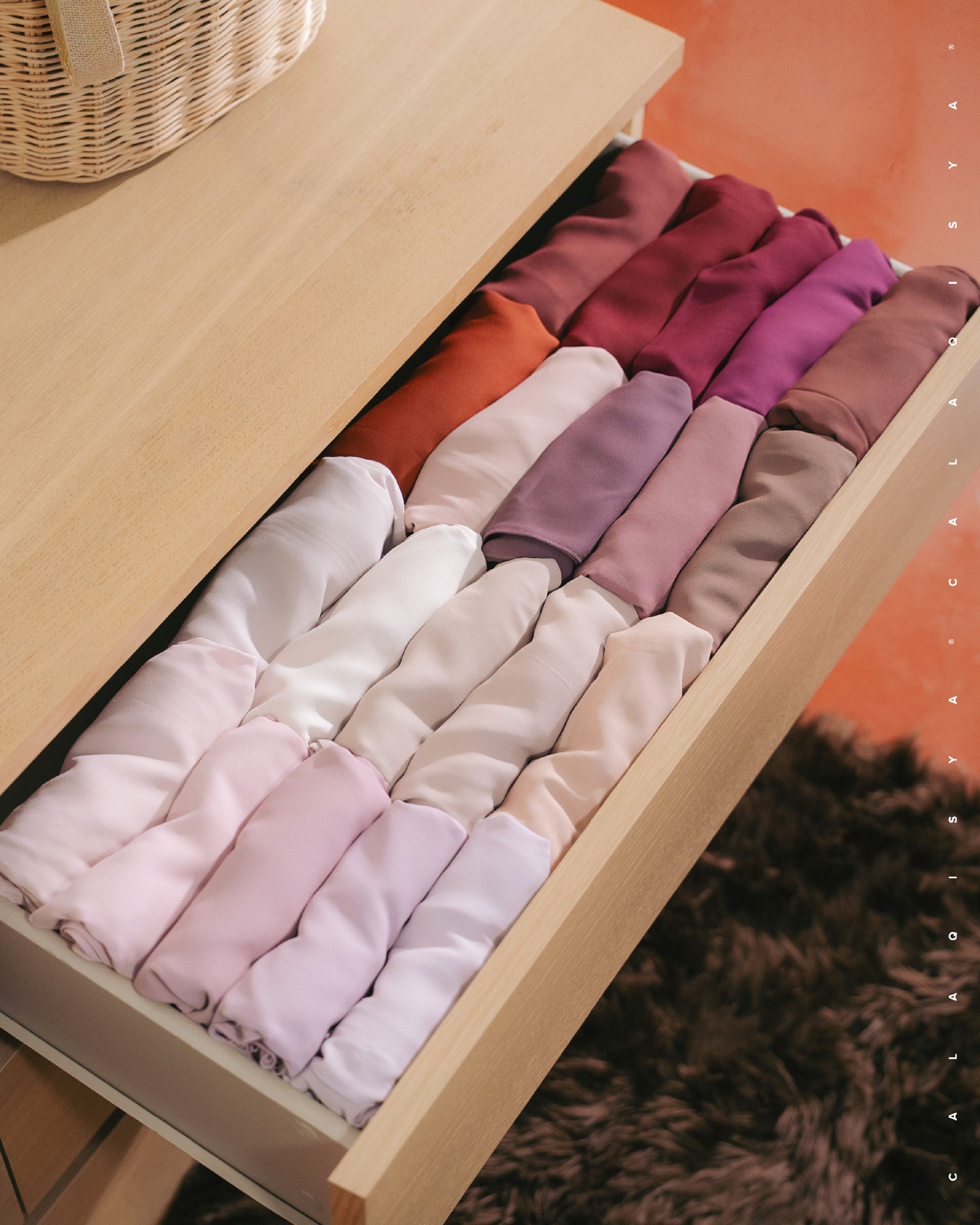 DANIAH SHAWL 2.0 IN SPANISH VILLA