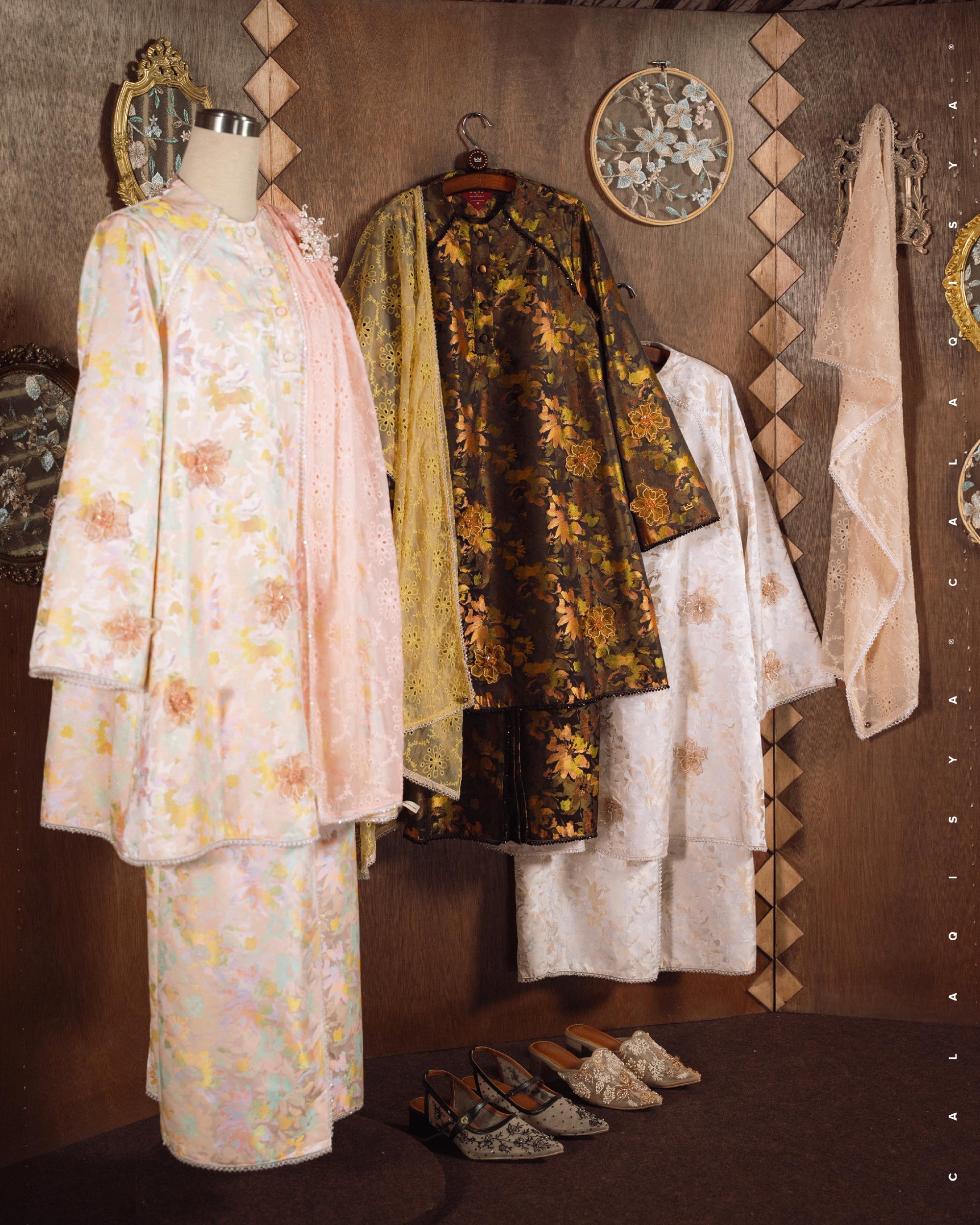 BURJ ARA IN TEAK (SELENDANG INCLUDED)