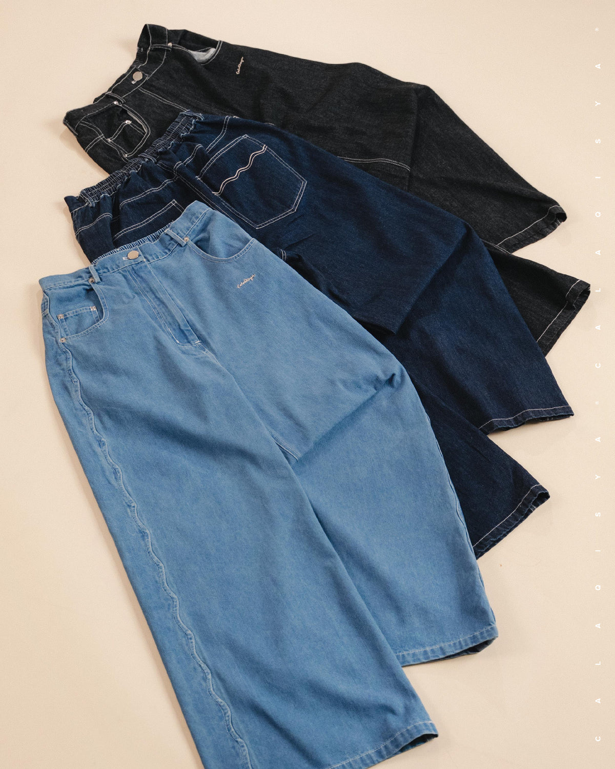 CRISP JEANS IN MEDIUM BLUE DENIM