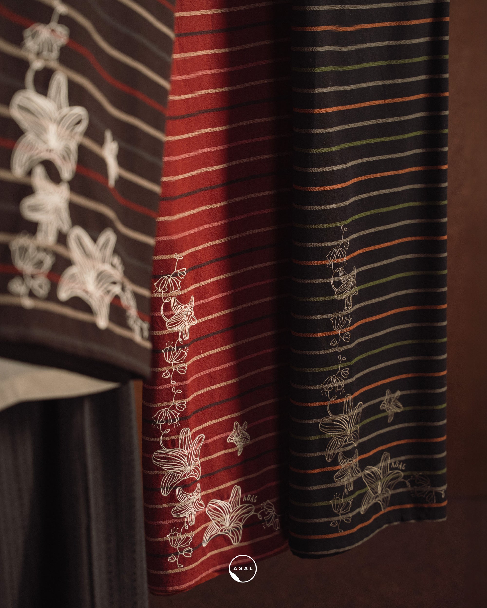 GILANG STRIPE (SAMPING) IN CHOCOLATE PLUM