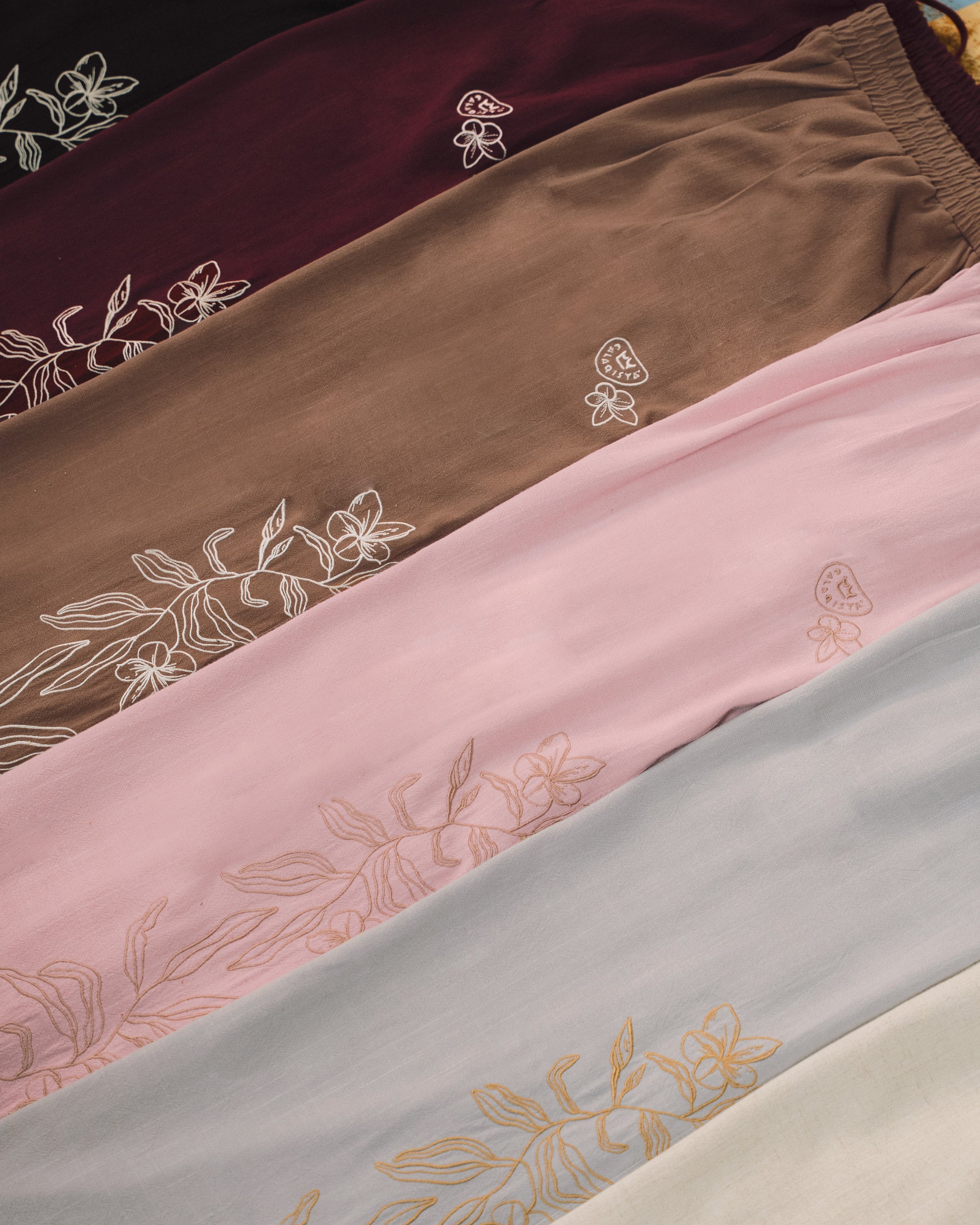 BAYU OMBAK PANTS IN SNOWFALL