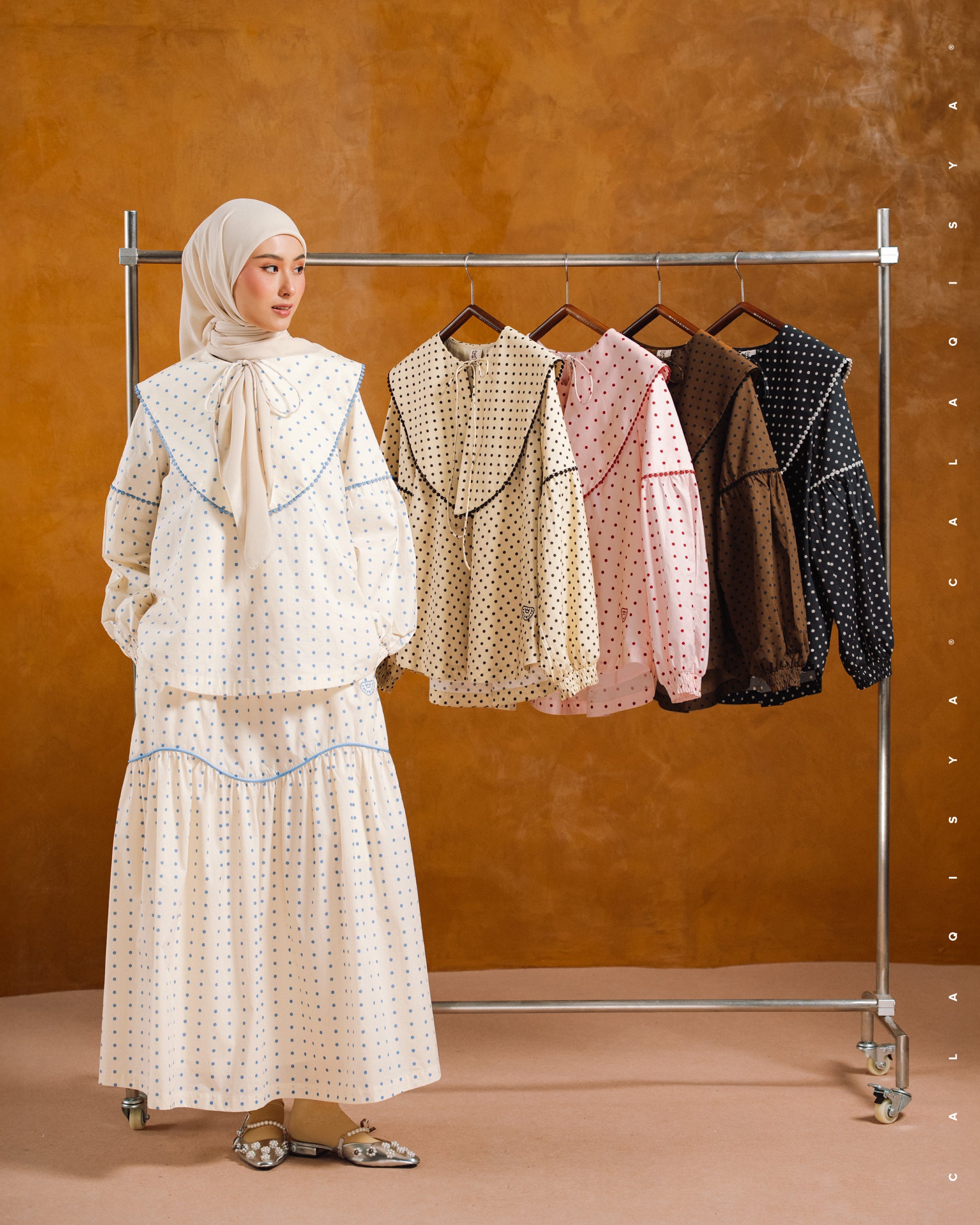 COLLAR POLKA TOP IN B02 (FULLY LINED)