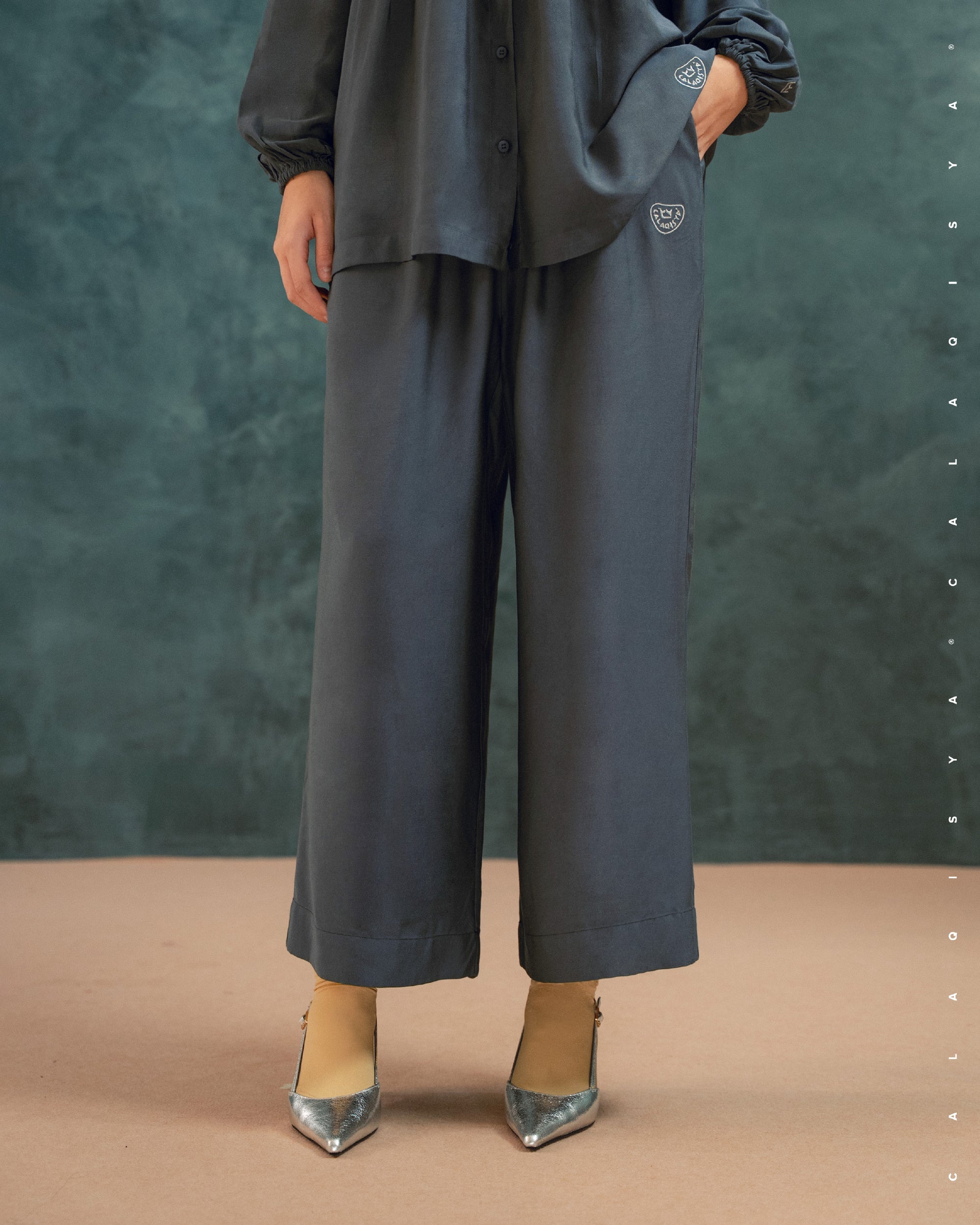 AKAAR PANTS IN ARCTIC SEAL
