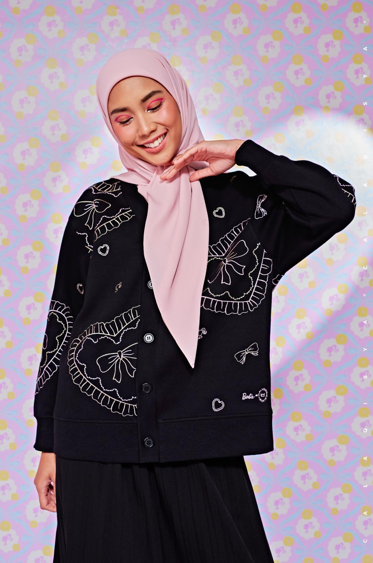 barbietm-x-calaqisya-cardigan-in-black-01-20231031121800