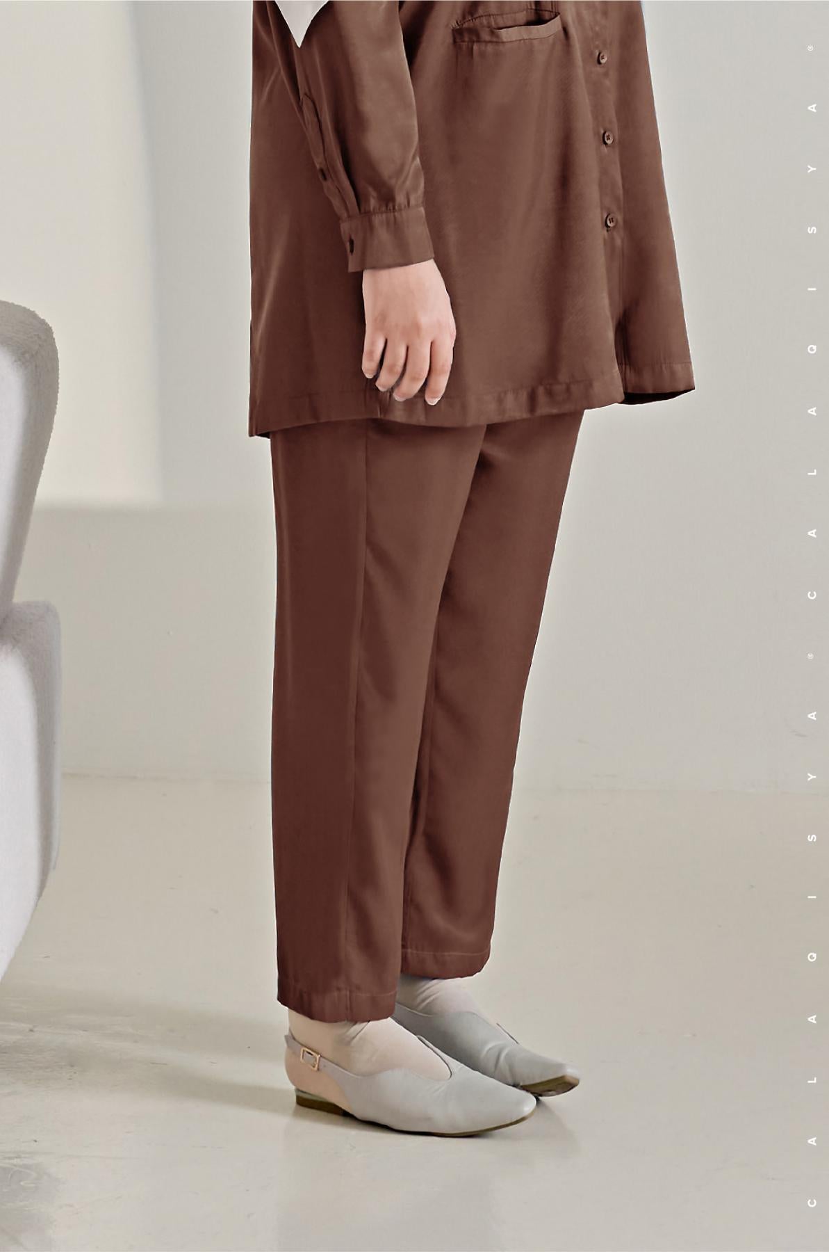 beas-pants-in-friar-brown-01-20220602172136