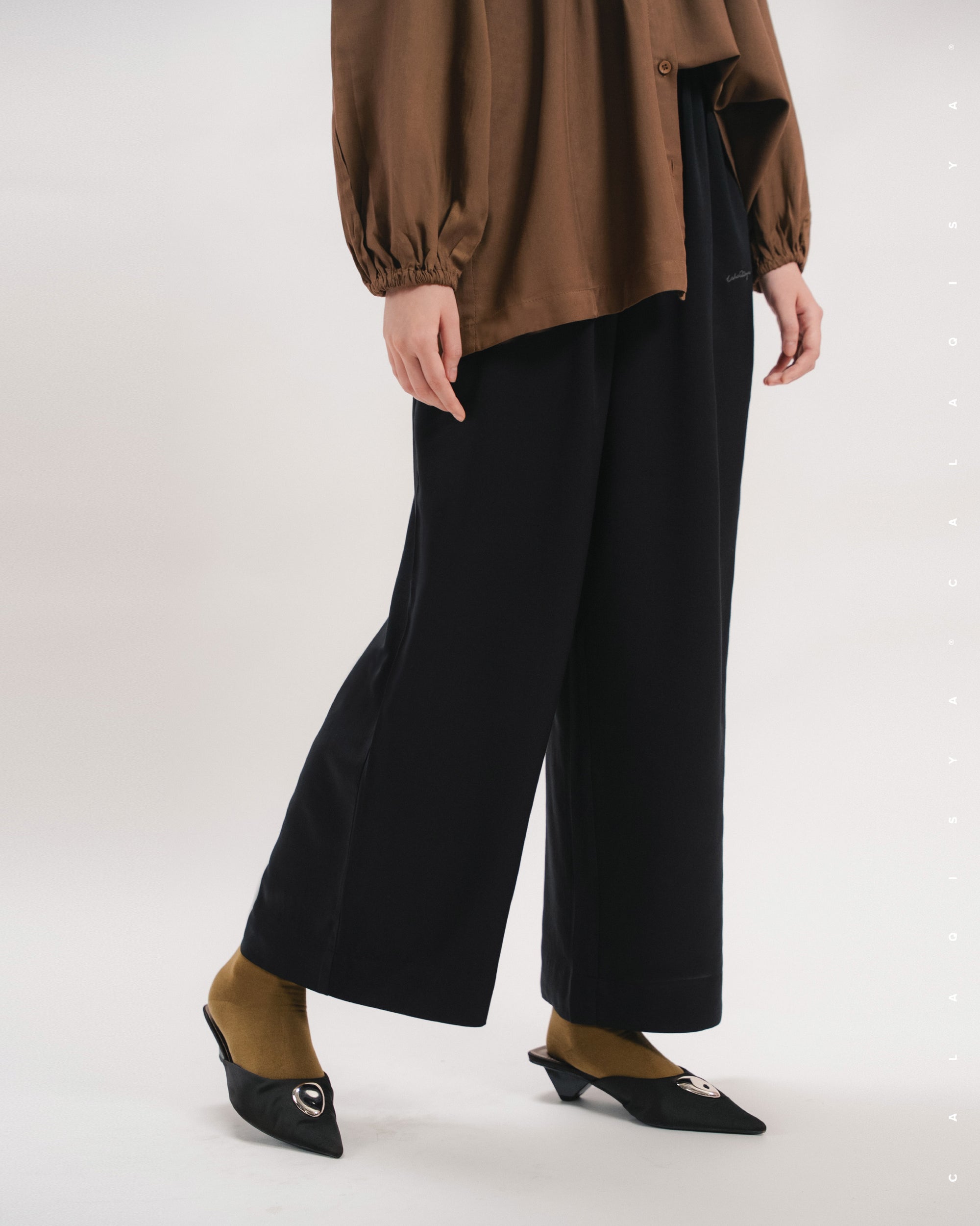 AKAAR PANTS IN BLACK