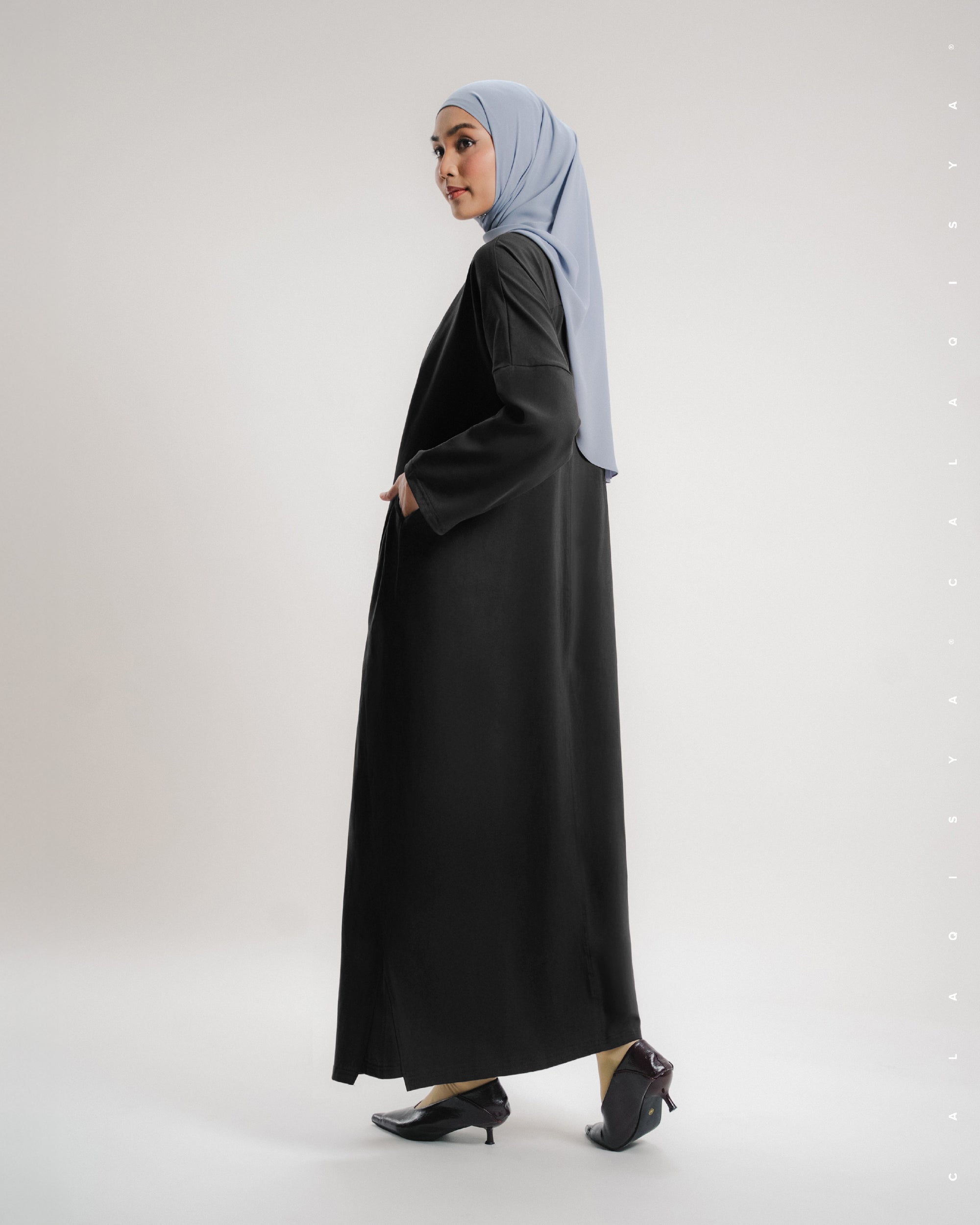 CLOUD DRESS IN BLACK