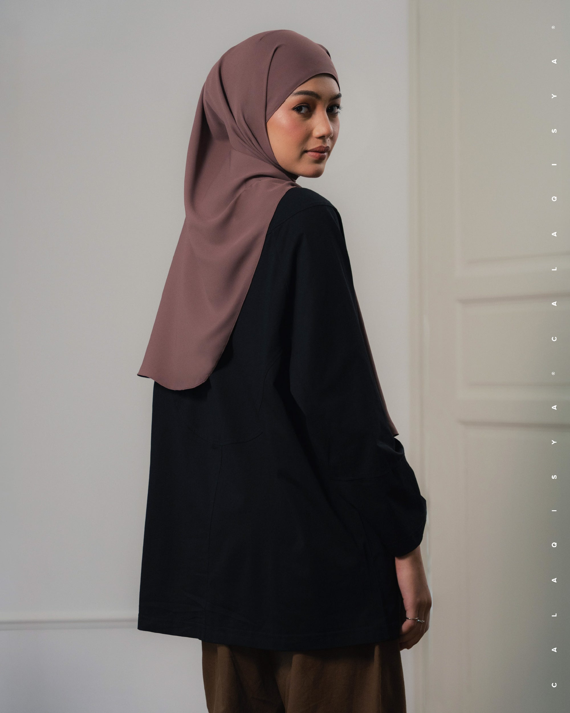 CROSSLINE FLEX TOP IN BLACK