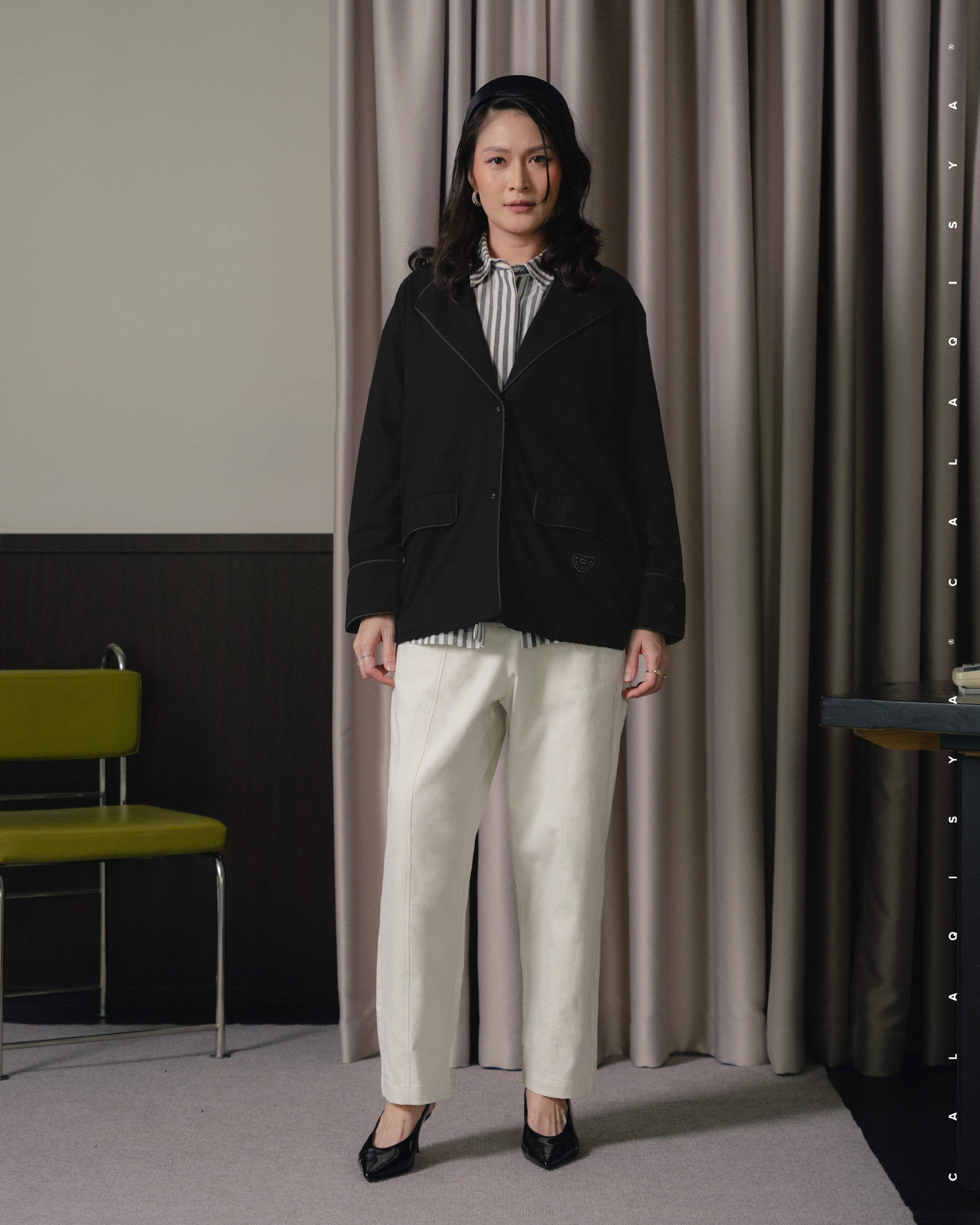 HOURS BLAZER (100% LINEN) IN BLACK