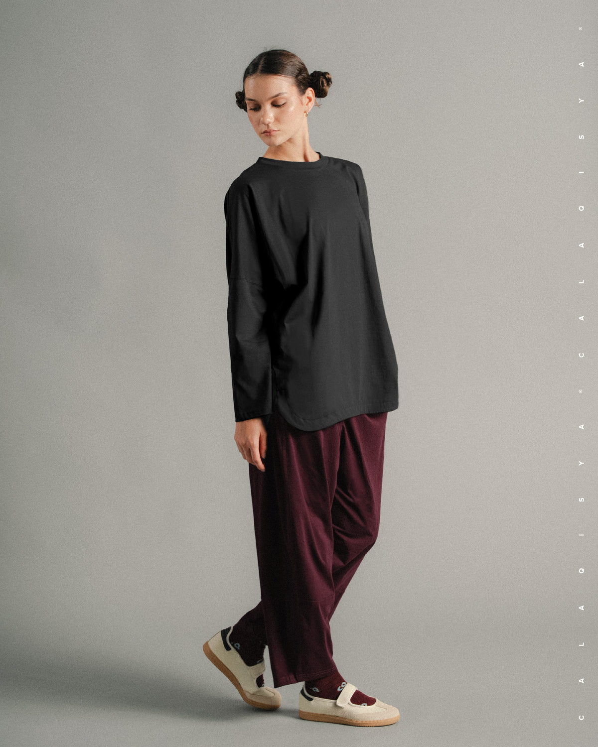 LIGHT TOP IN BLACK