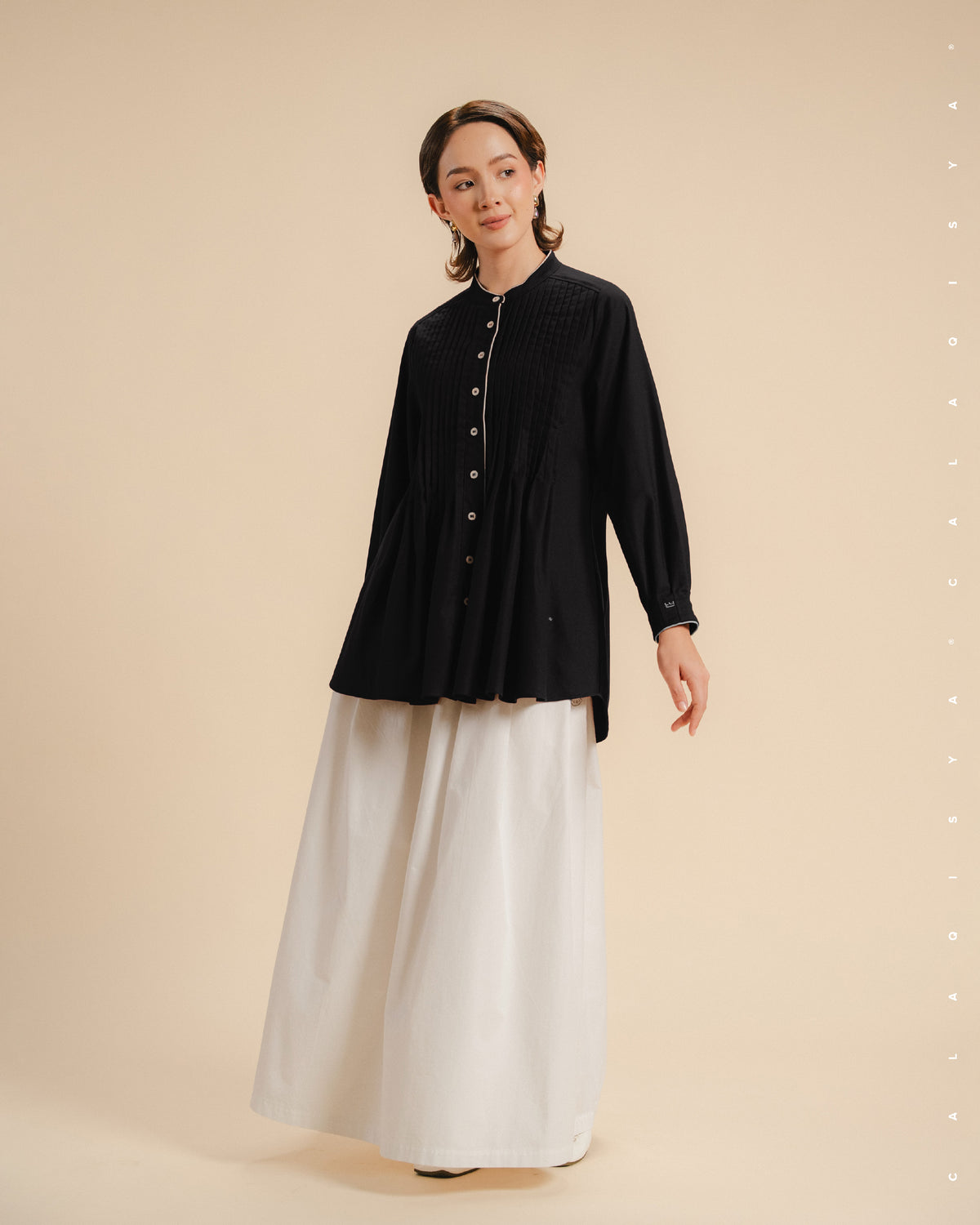 MORA PINTUCK TOP 2.0 IN BLACK
