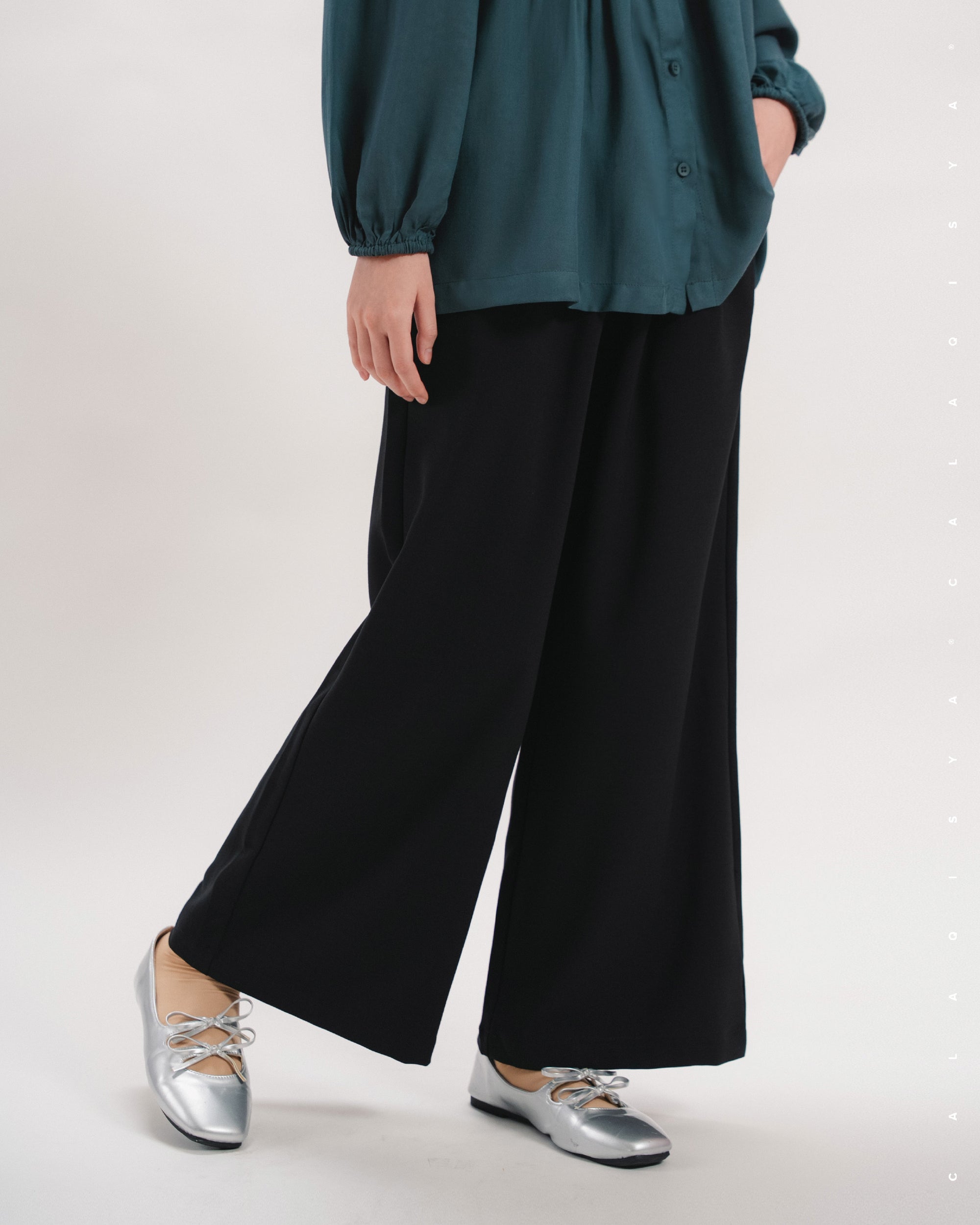 SENA STRAIGHT PANTS IN BLACK