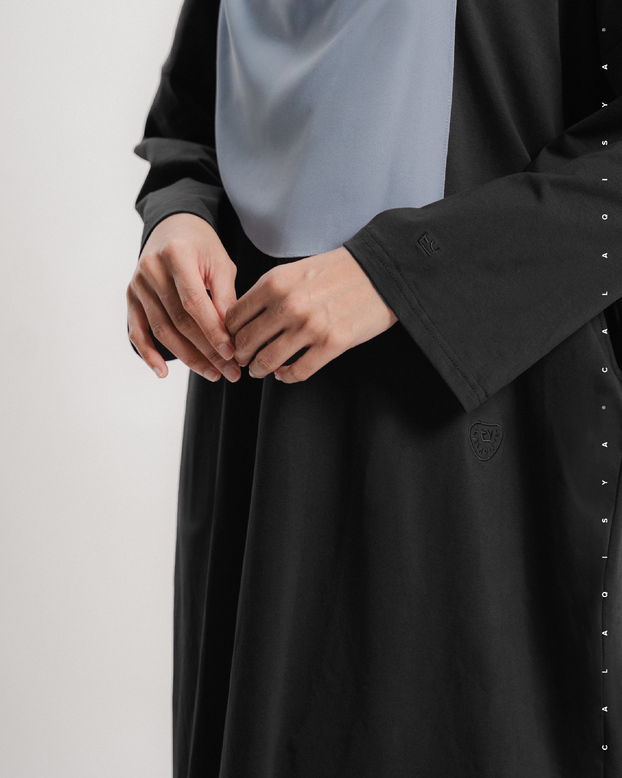 CLOUD DRESS IN BLACK