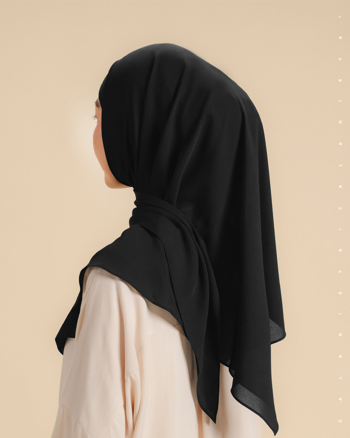 DANIAH TIE BACK UNDERCHIN (TRIANGLE) IN BLACK