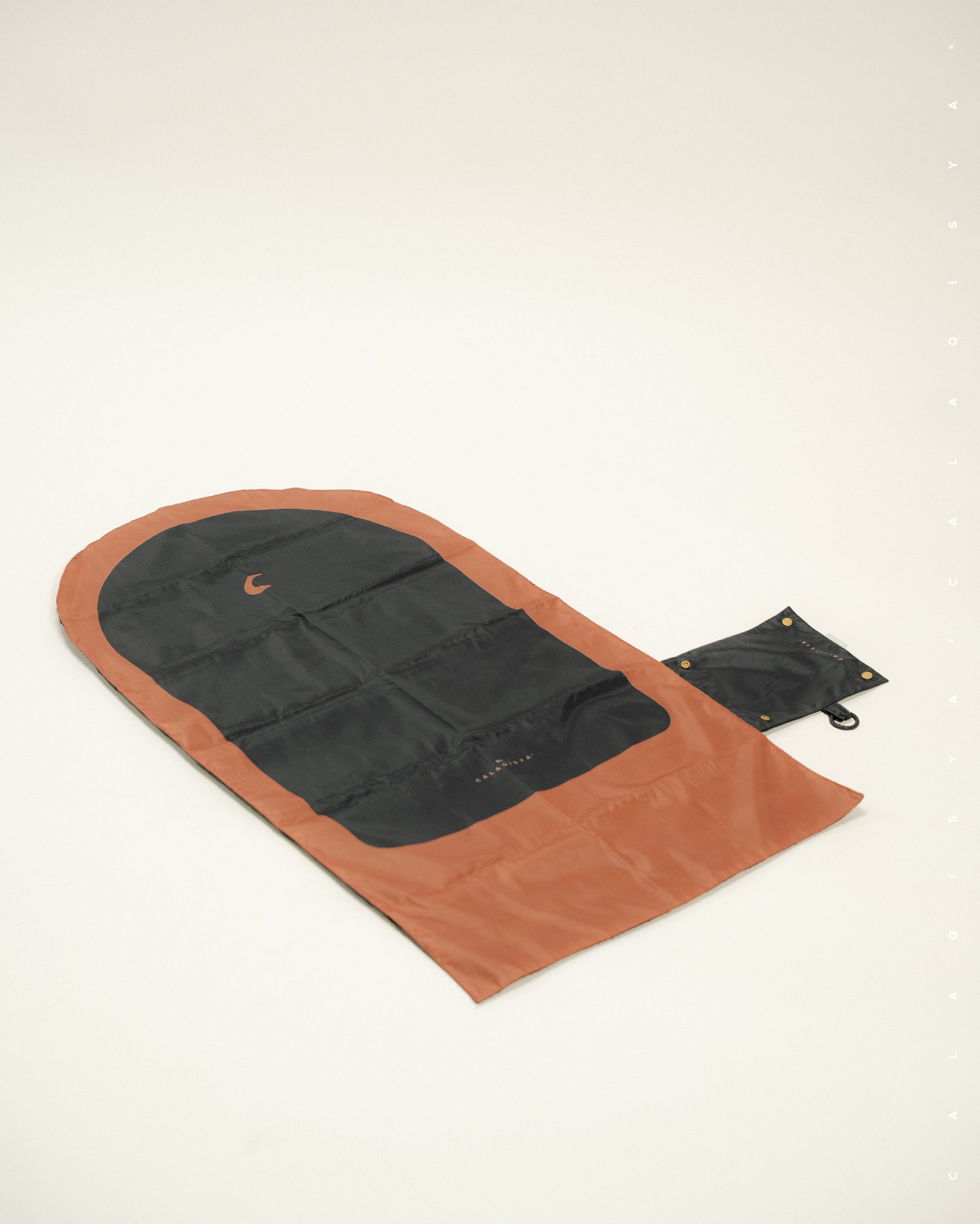 FAITH IN HAND : BLACK
