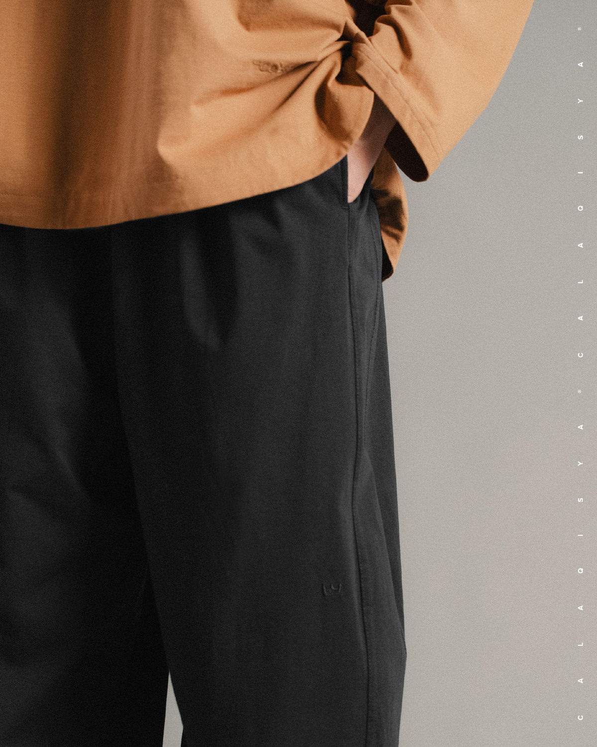 LIGHT COCOON PANTS IN BLACK
