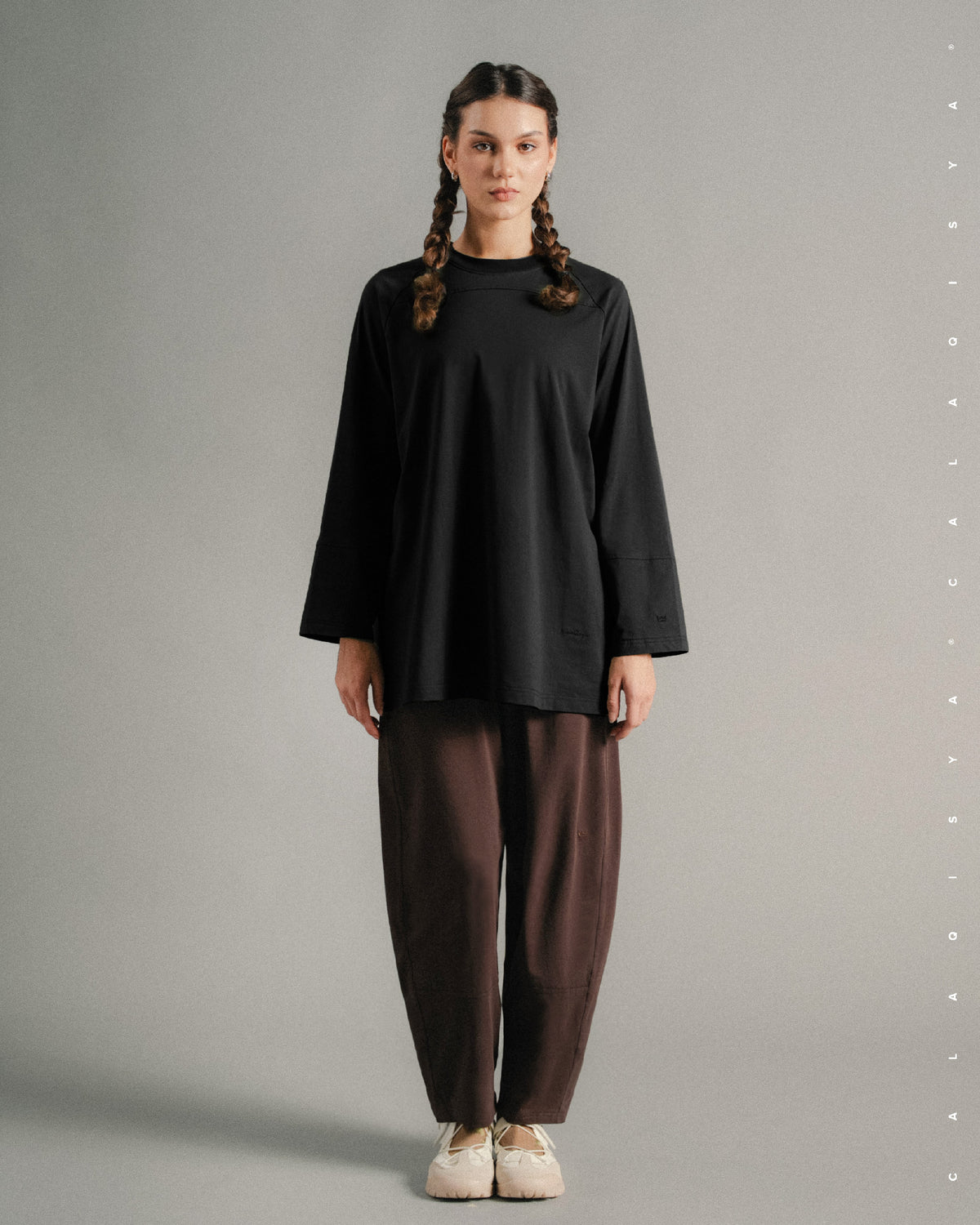 LIGHT CROSSLINE TOP IN BLACK