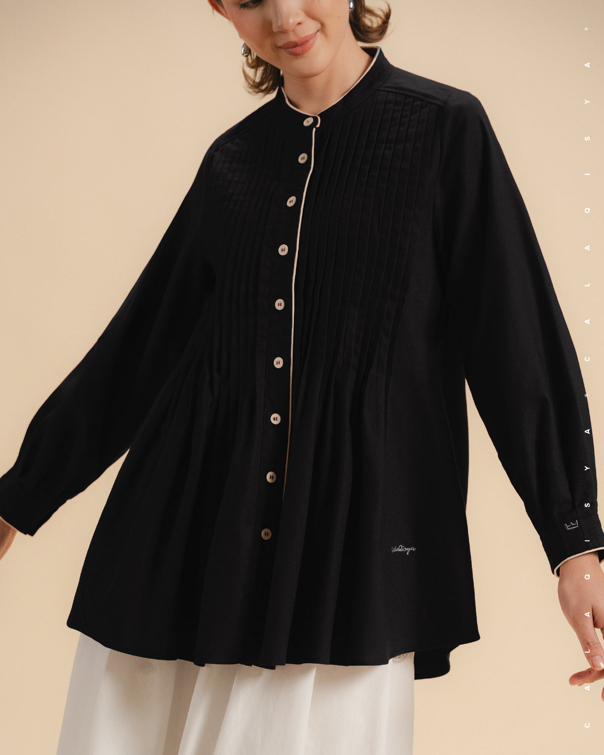 MORA PINTUCK TOP 2.0 IN BLACK