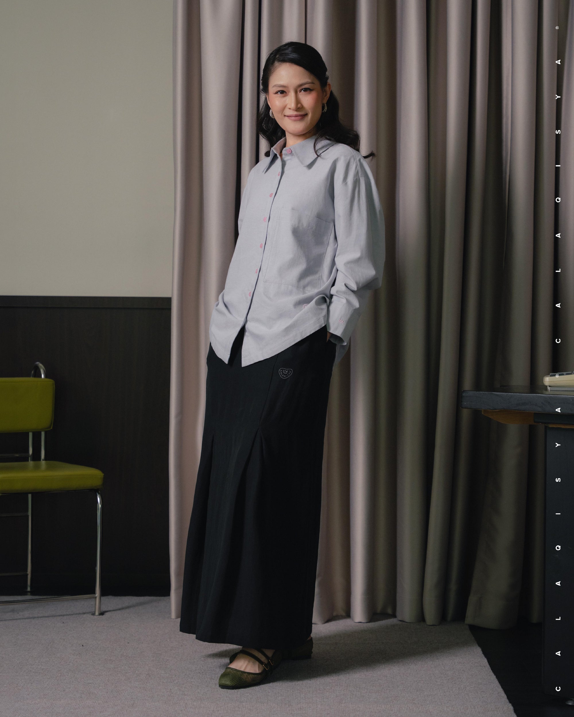 WRITER SKIRT IN BLACK