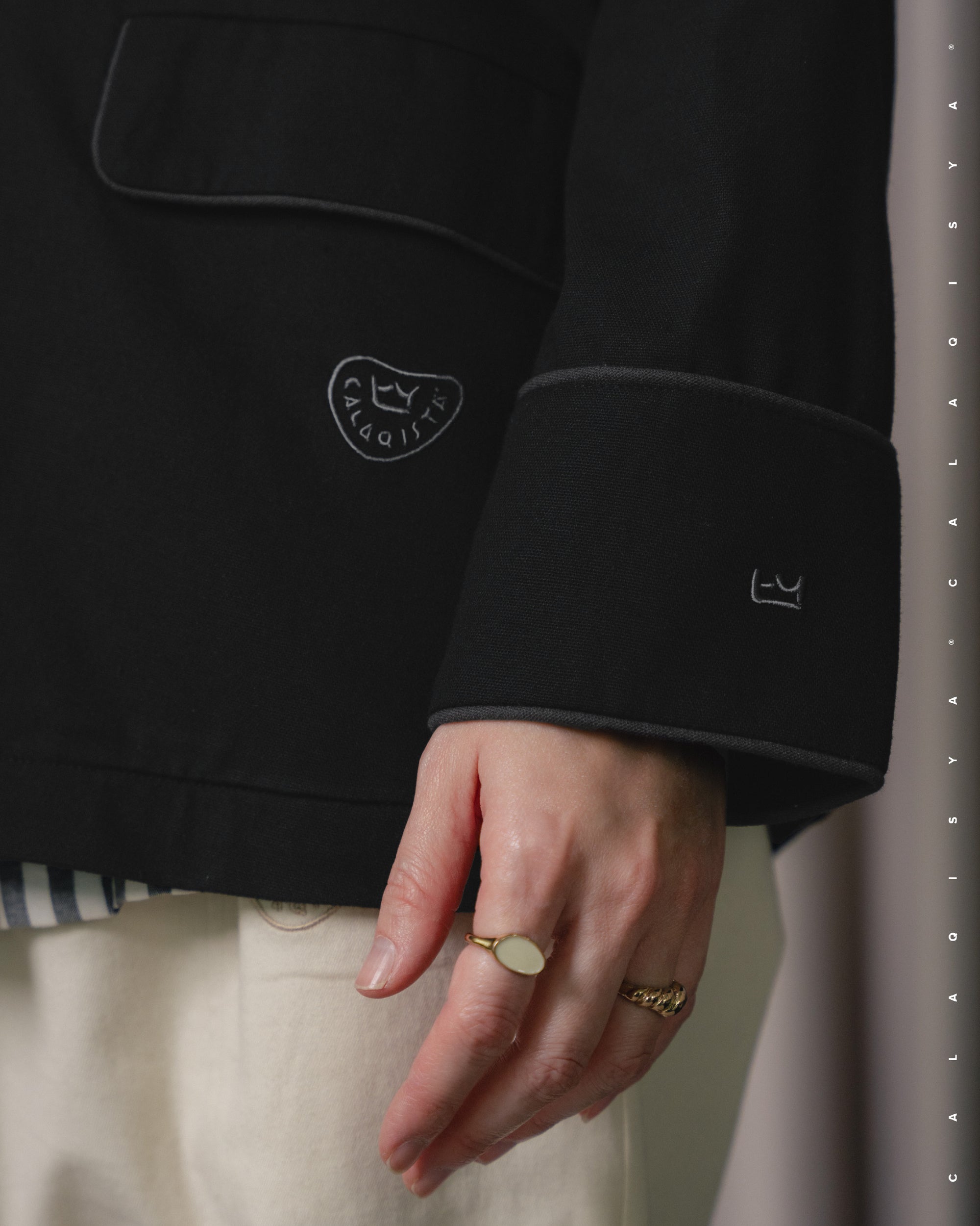 HOURS BLAZER (100% LINEN) IN BLACK