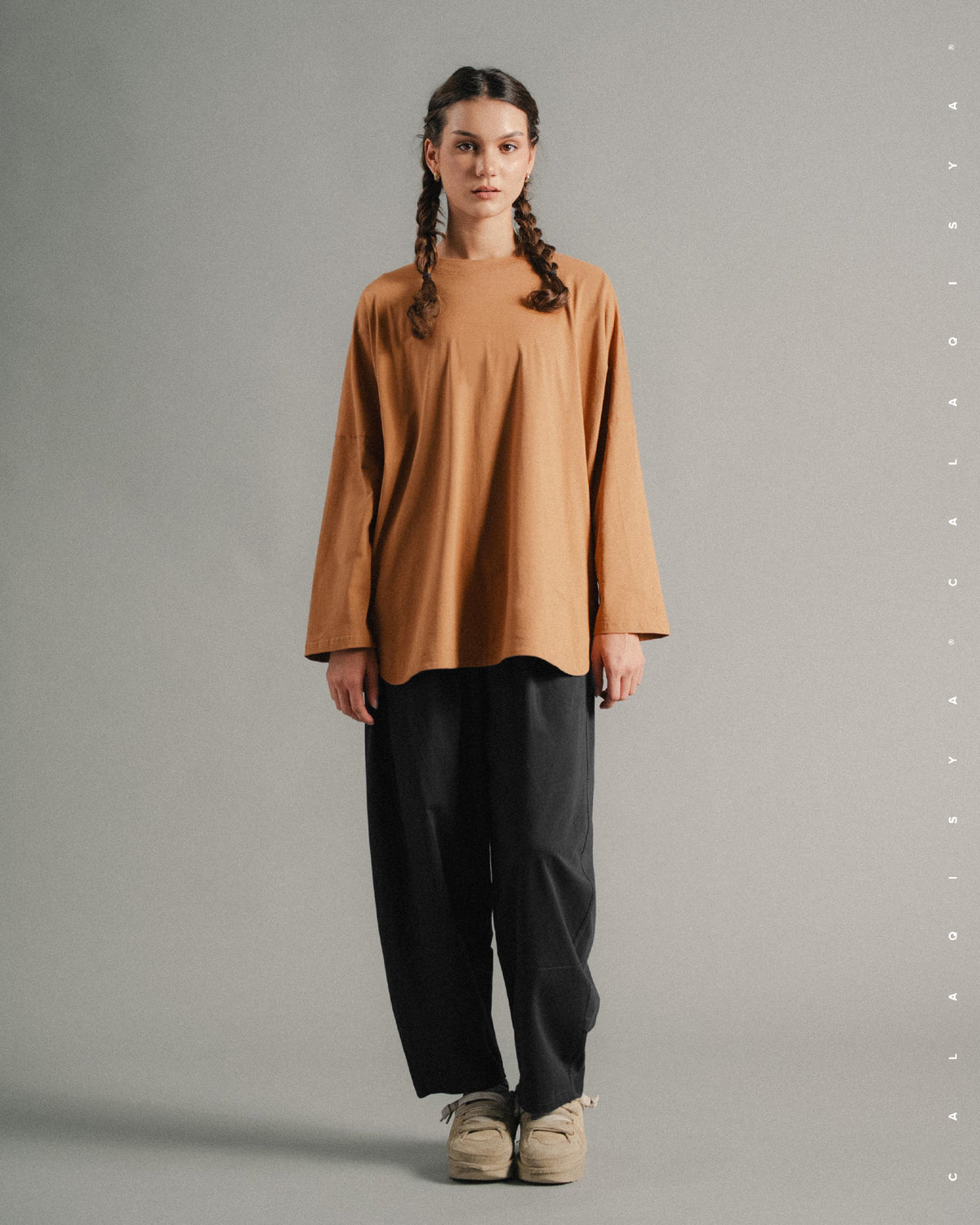 LIGHT COCOON PANTS IN BLACK