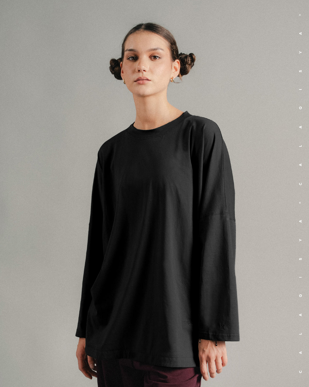 LIGHT TOP IN BLACK