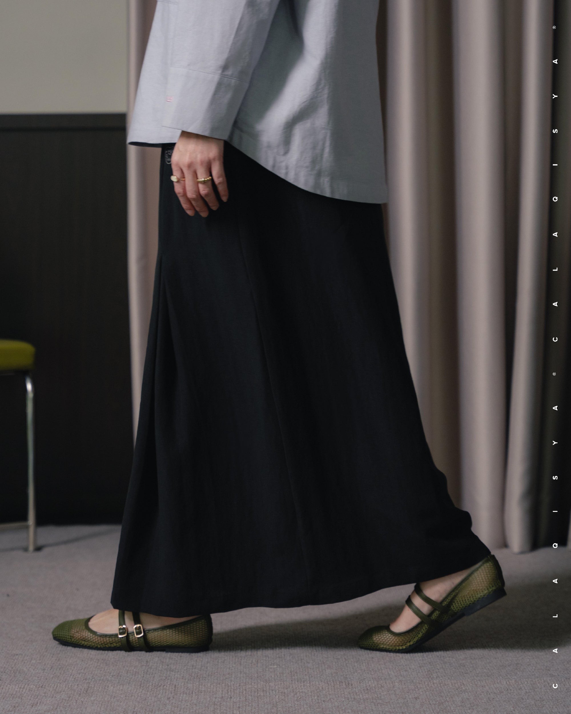 WRITER SKIRT IN BLACK