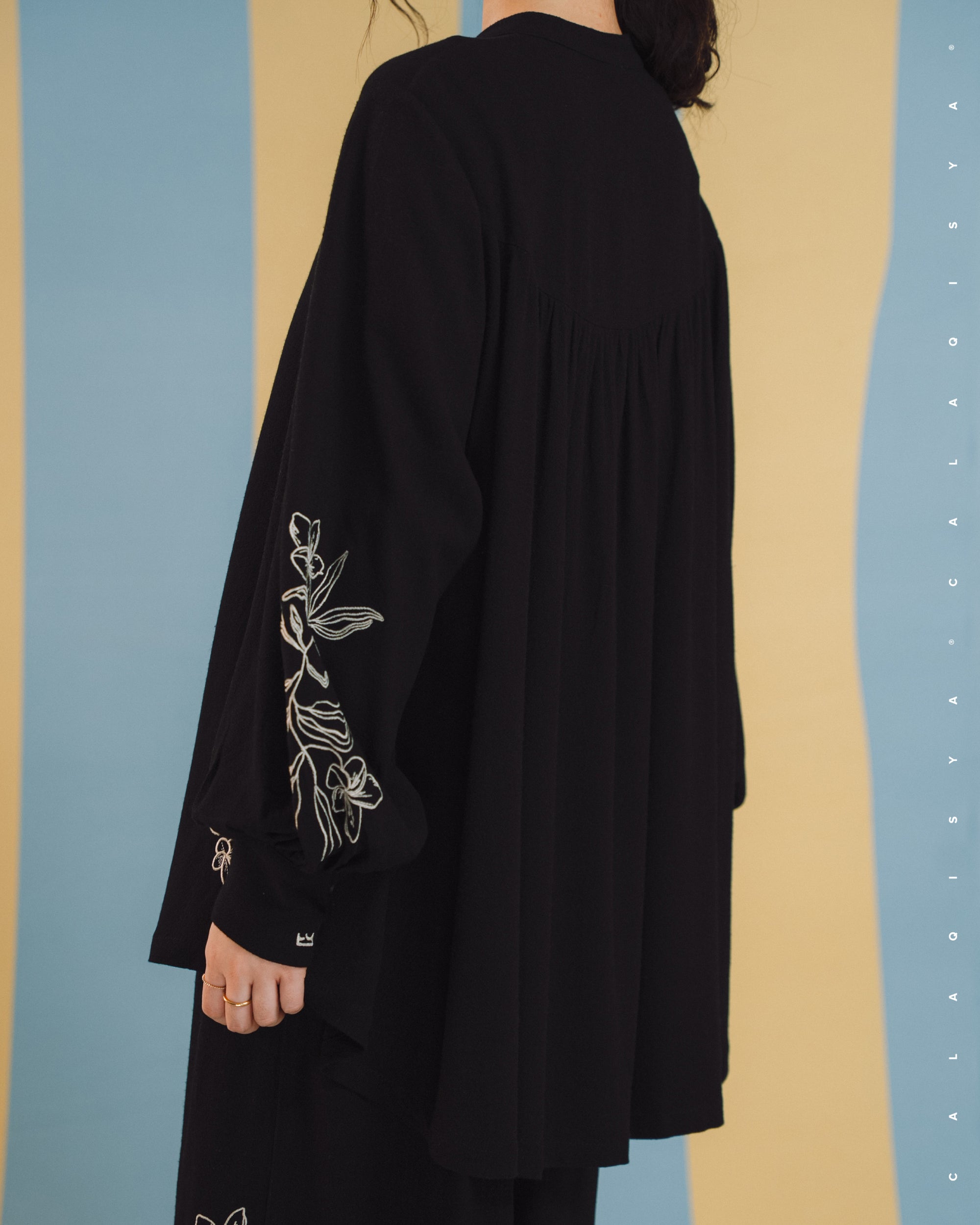 BAYU OMBAK TOP IN BLACK