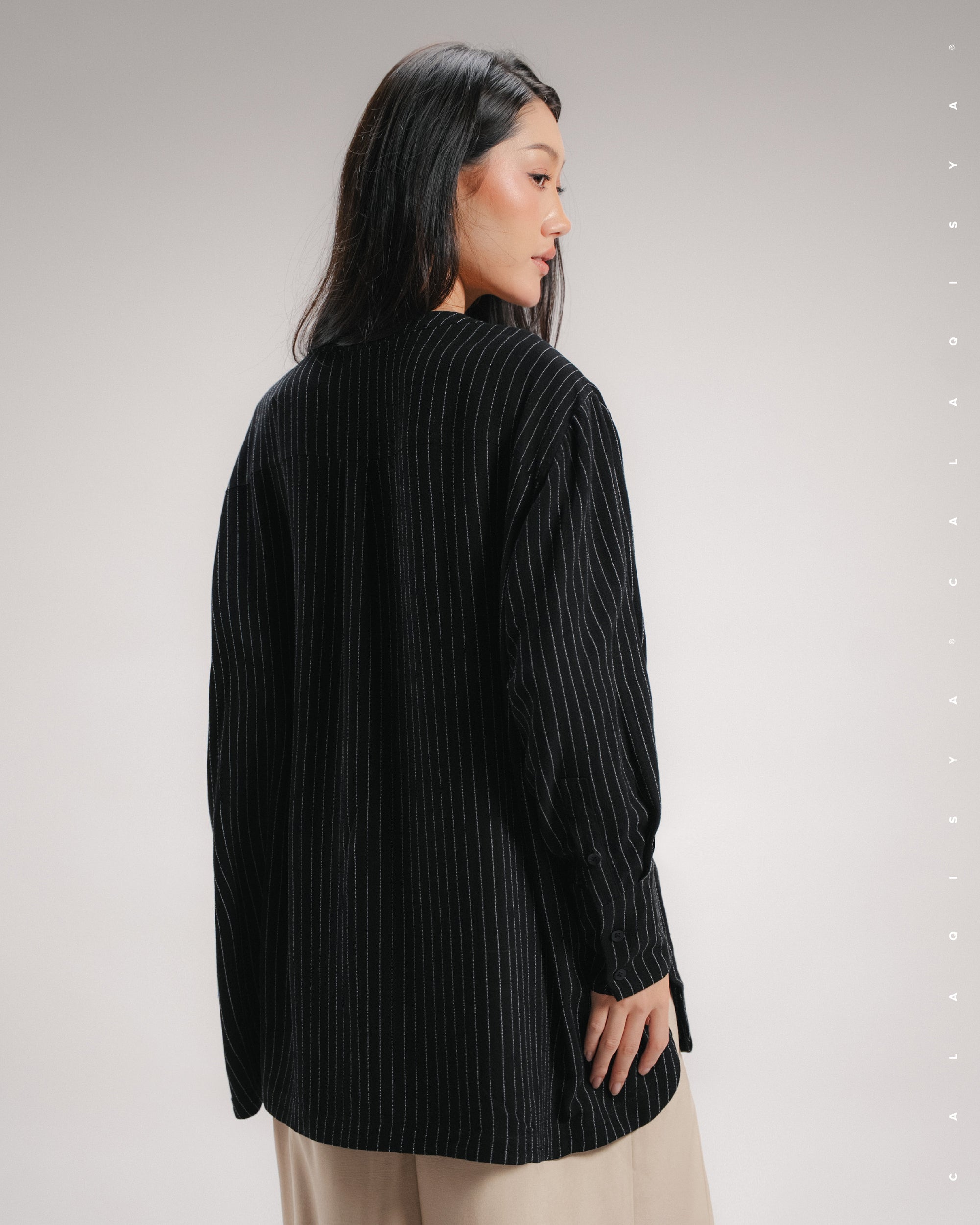 EVERYDAY STRIPE SHIRT IN BLACK