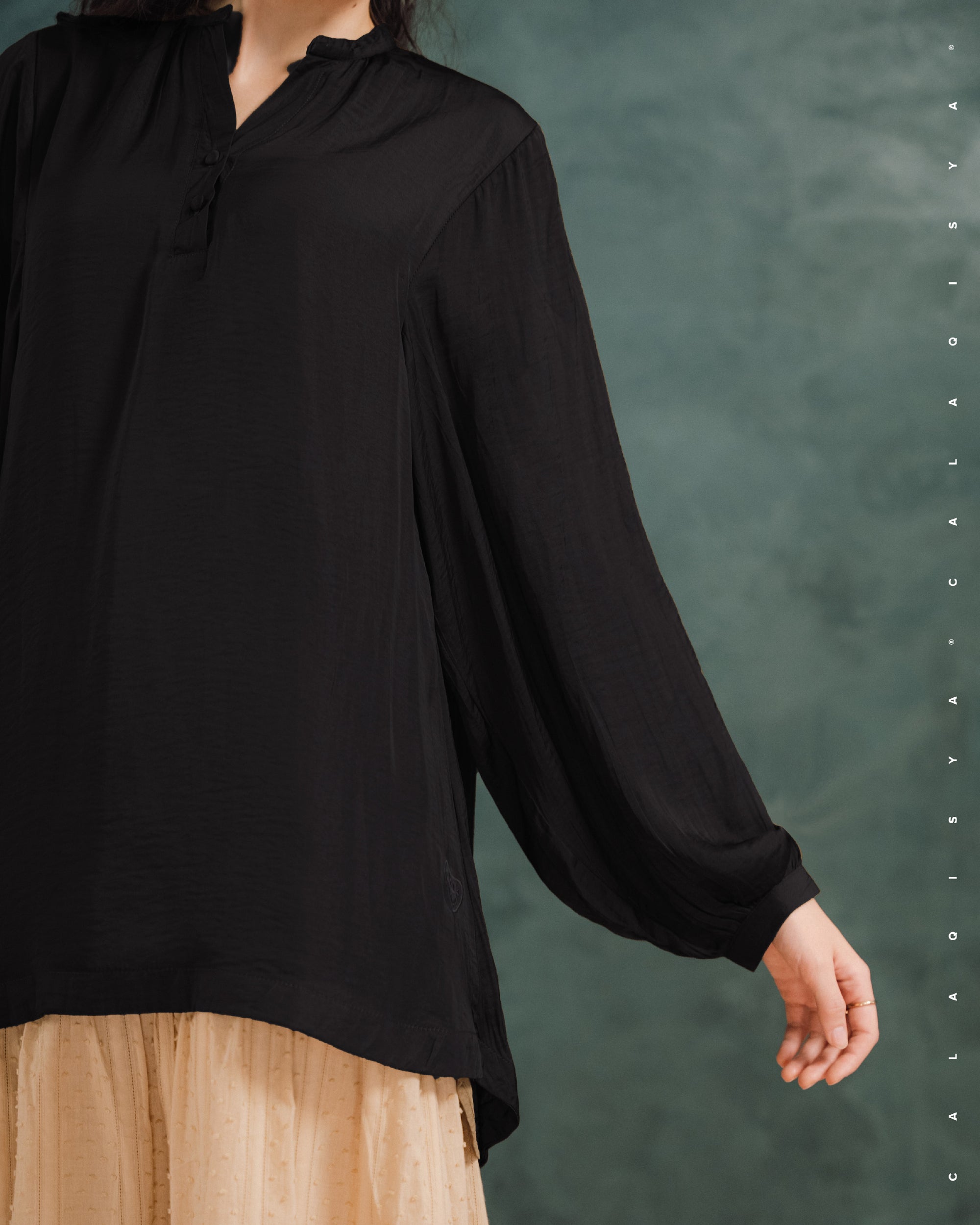 LAUREL BALLOON SLEEVE TOP IN BLACK