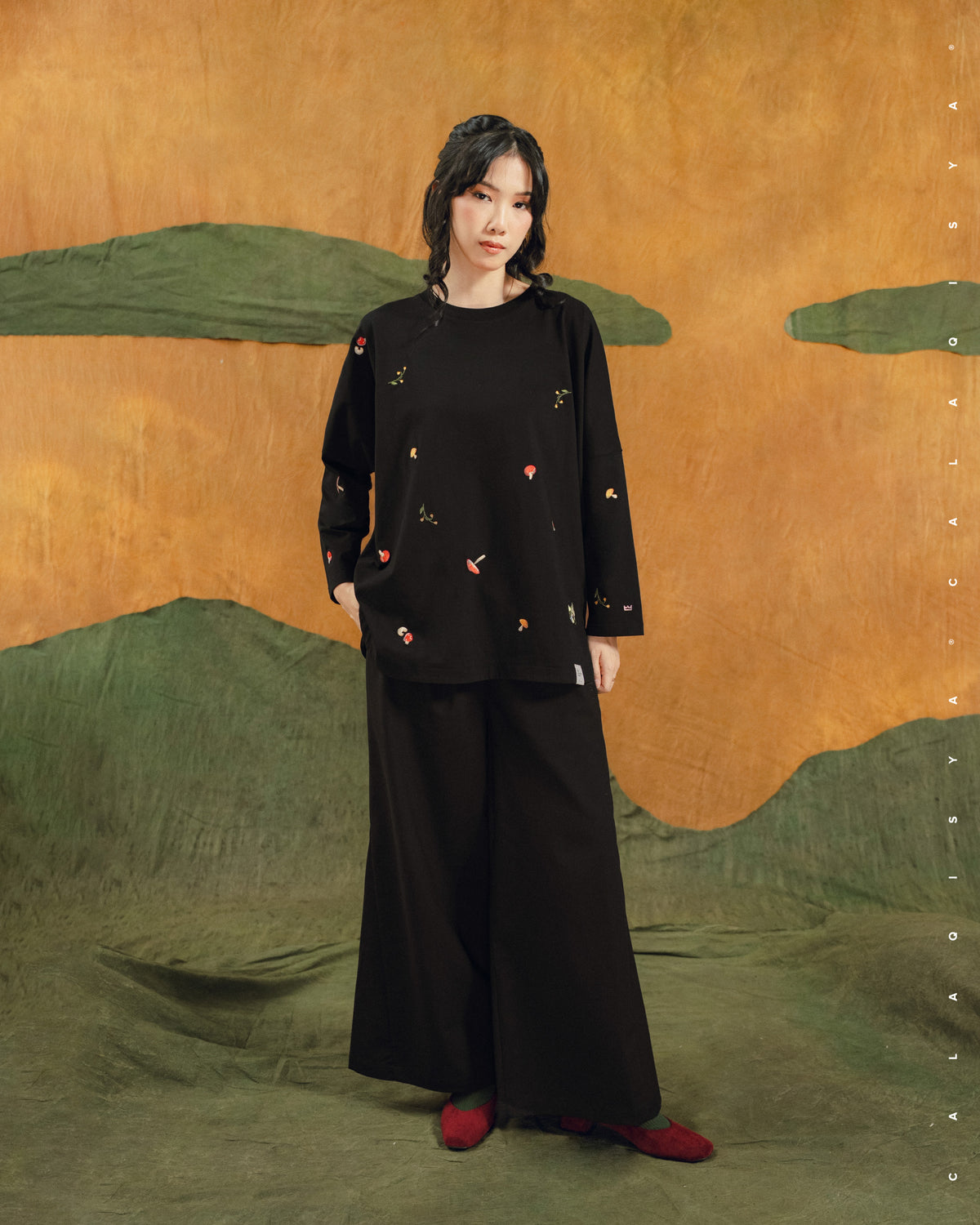 FM UNEARTHLY DIARIES CLOUD SHIRT (EMBROIDERY) IN BLACK