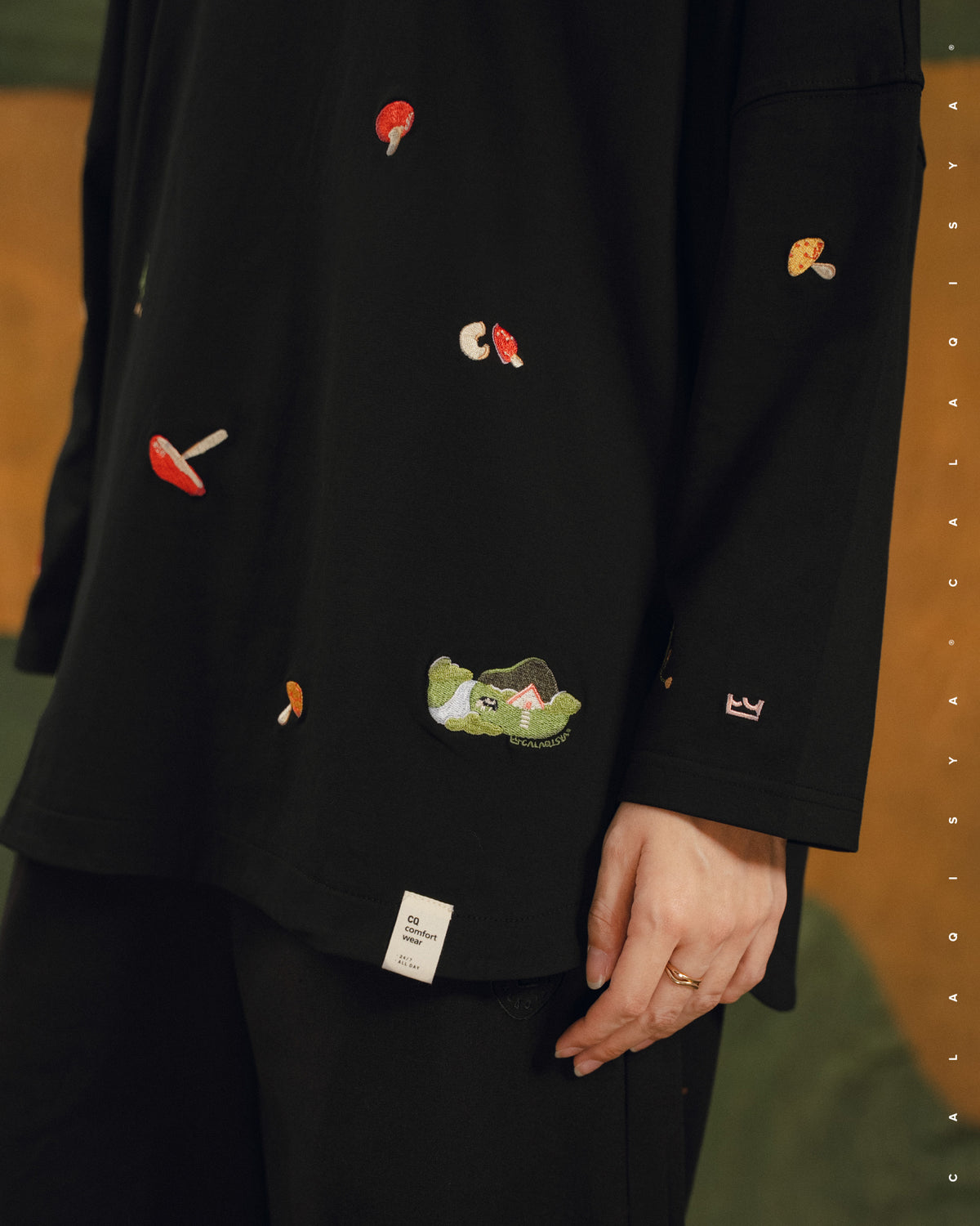 FM UNEARTHLY DIARIES CLOUD SHIRT (EMBROIDERY) IN BLACK