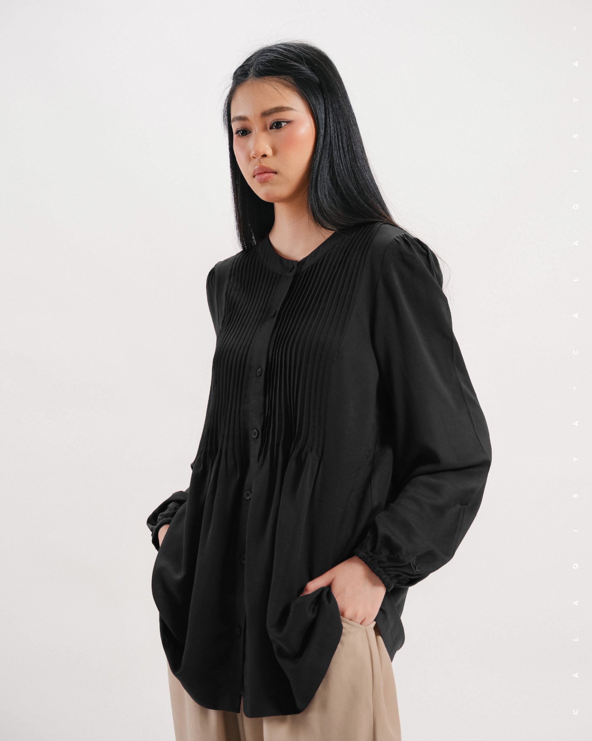 CELIA IN BLACK