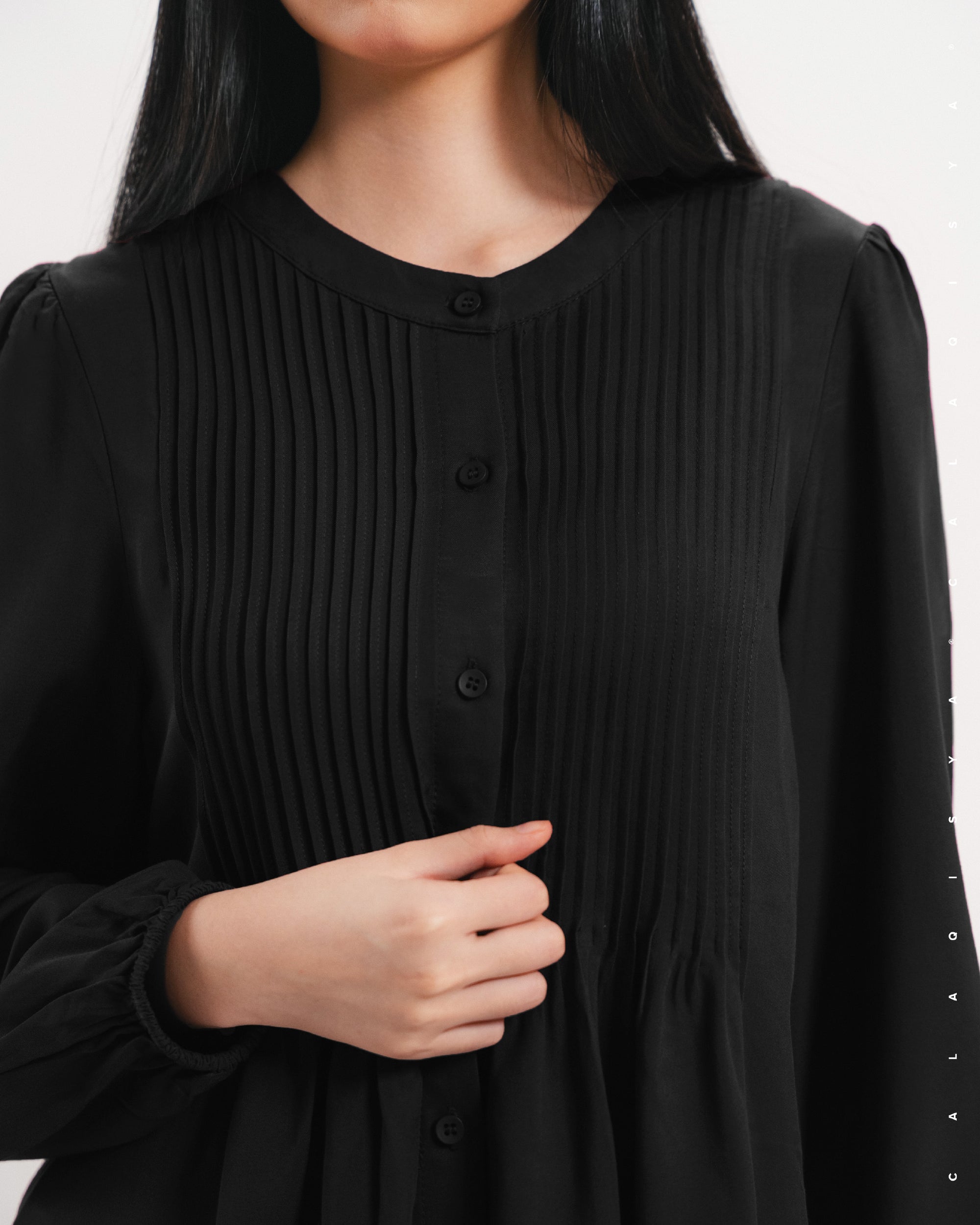 CELIA IN BLACK