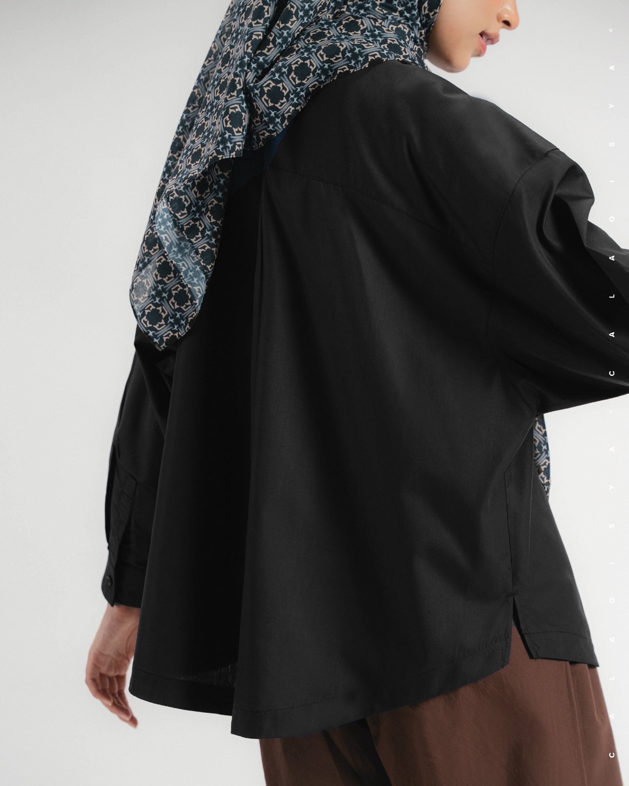 AMBER PLAIN SHIRT IN BLACK