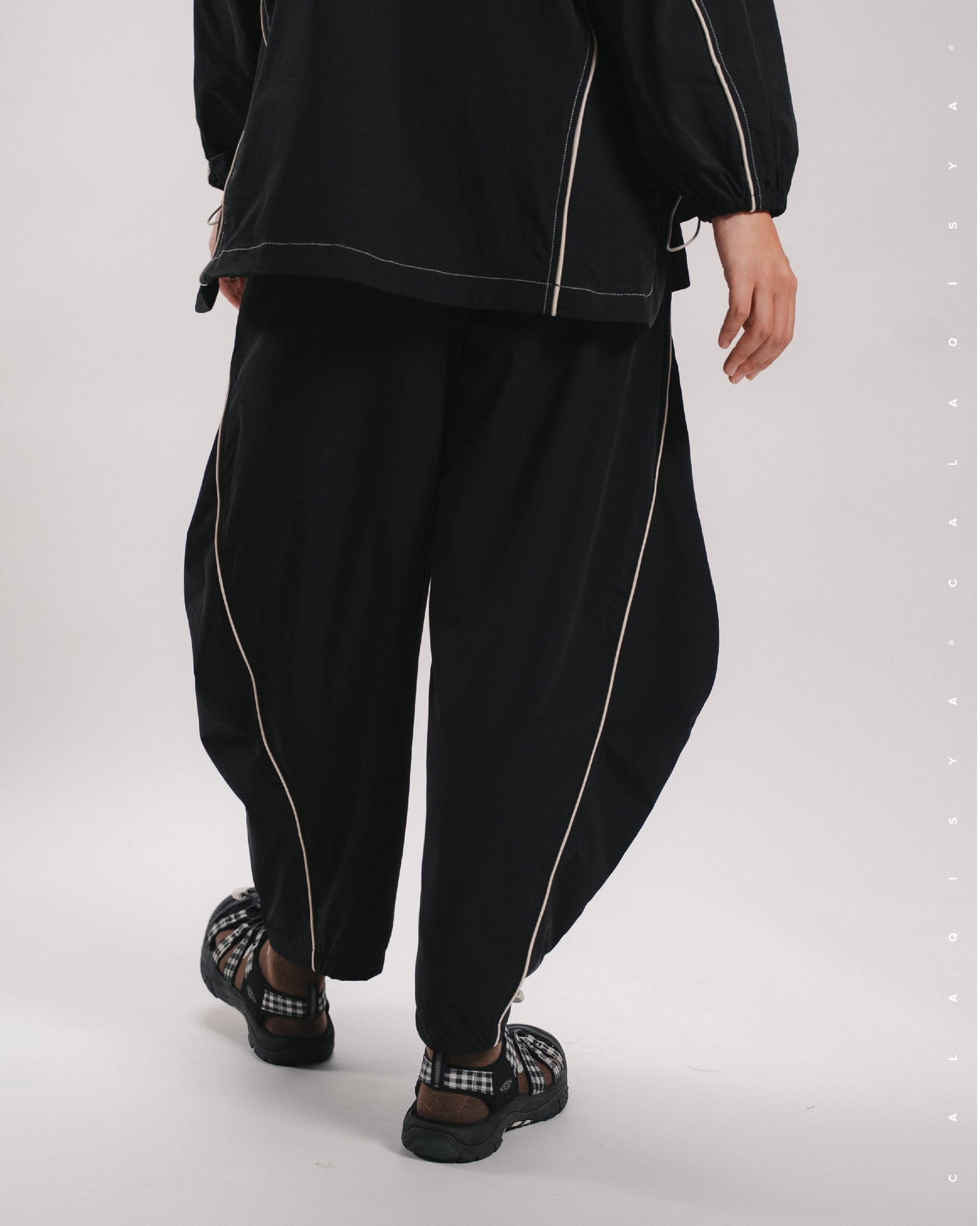 CQ GO FLOW PANTS IN BLACK