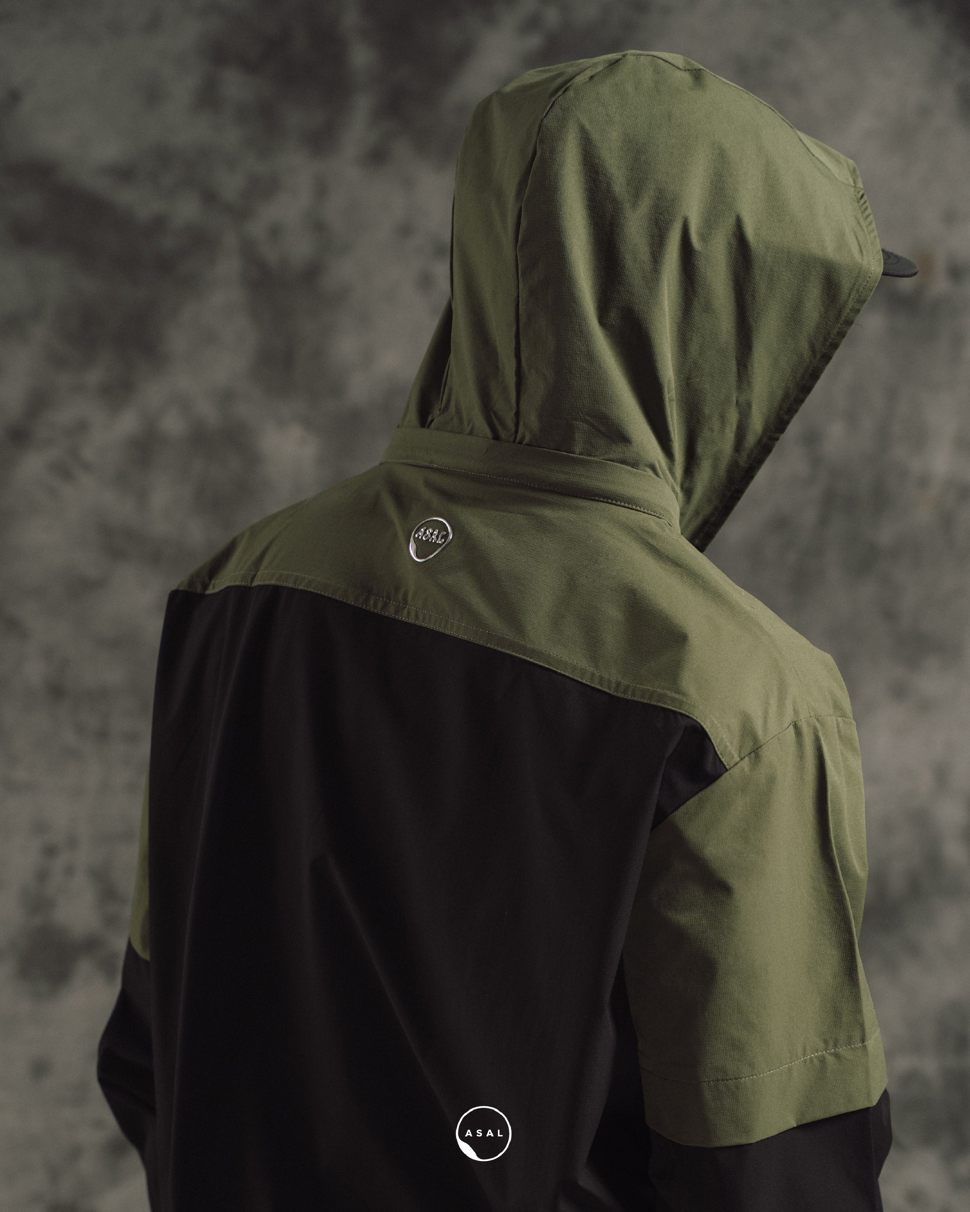 HORIZON PARKA SHIRT IN BLACK